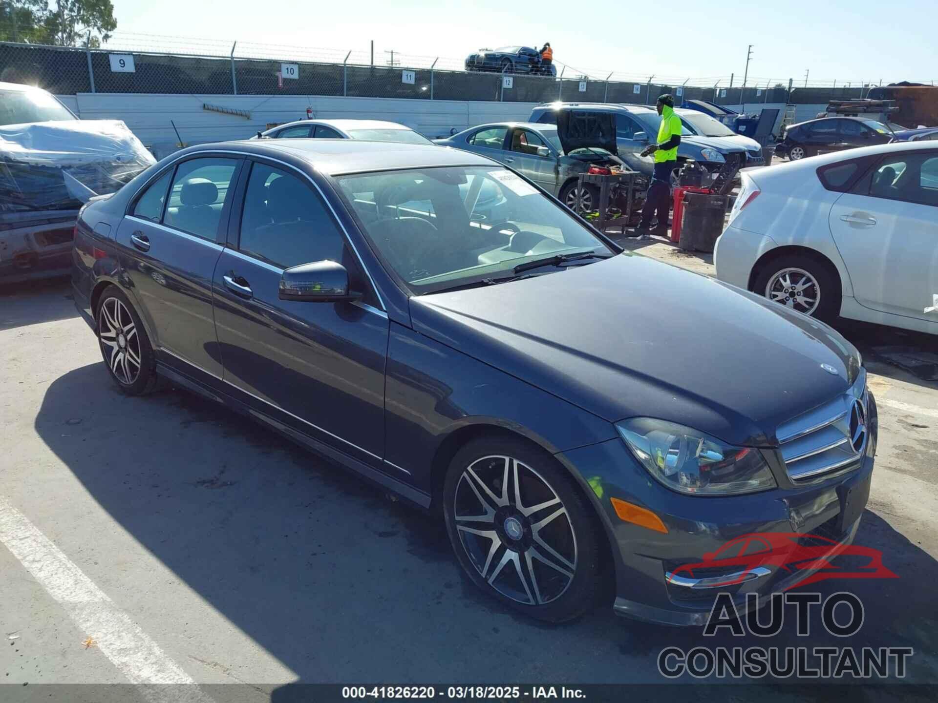 MERCEDES-BENZ C 250 2013 - WDDGF4HB8DR261166