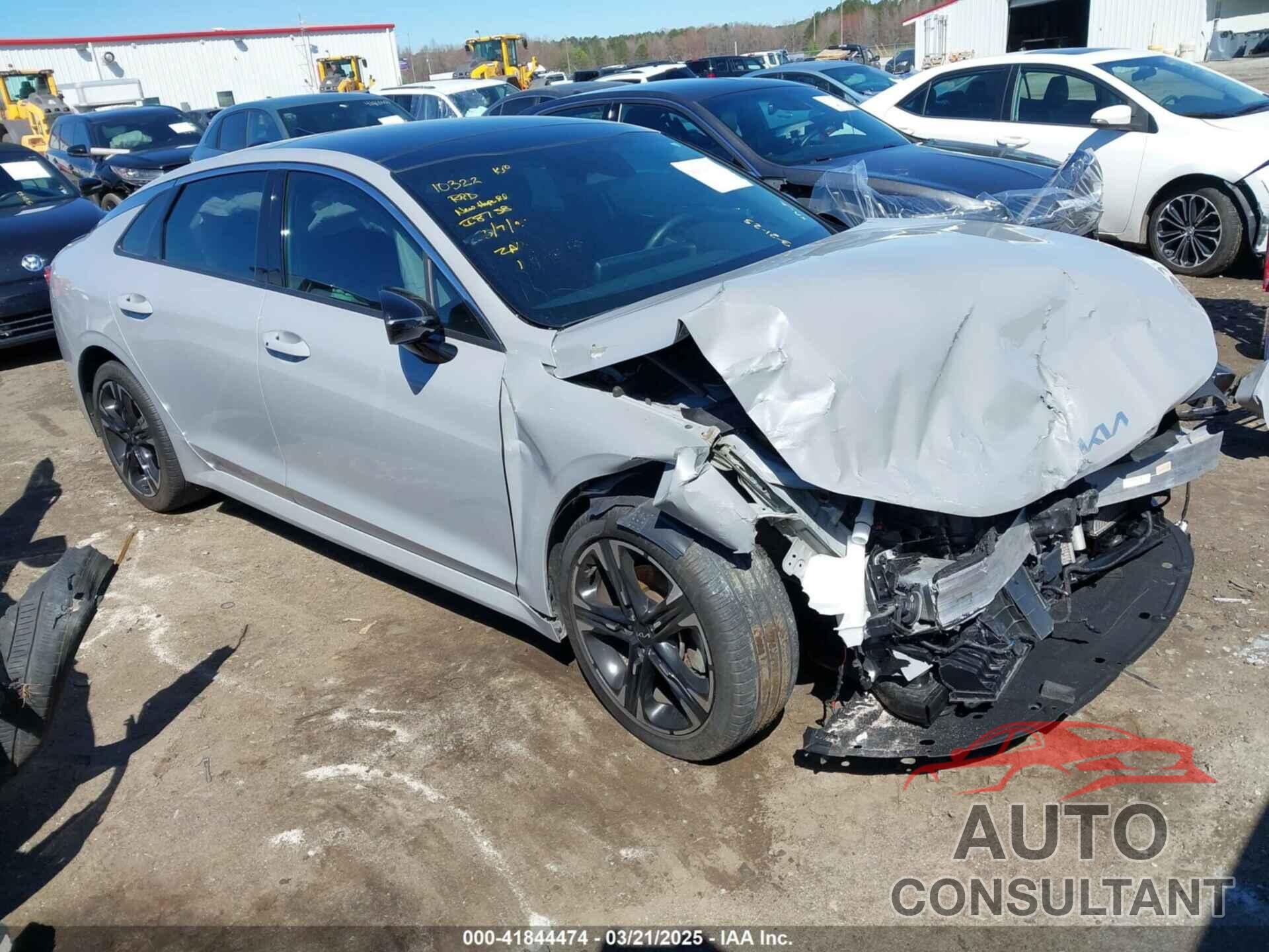 KIA K5 2022 - 5XXG64J21NG116575