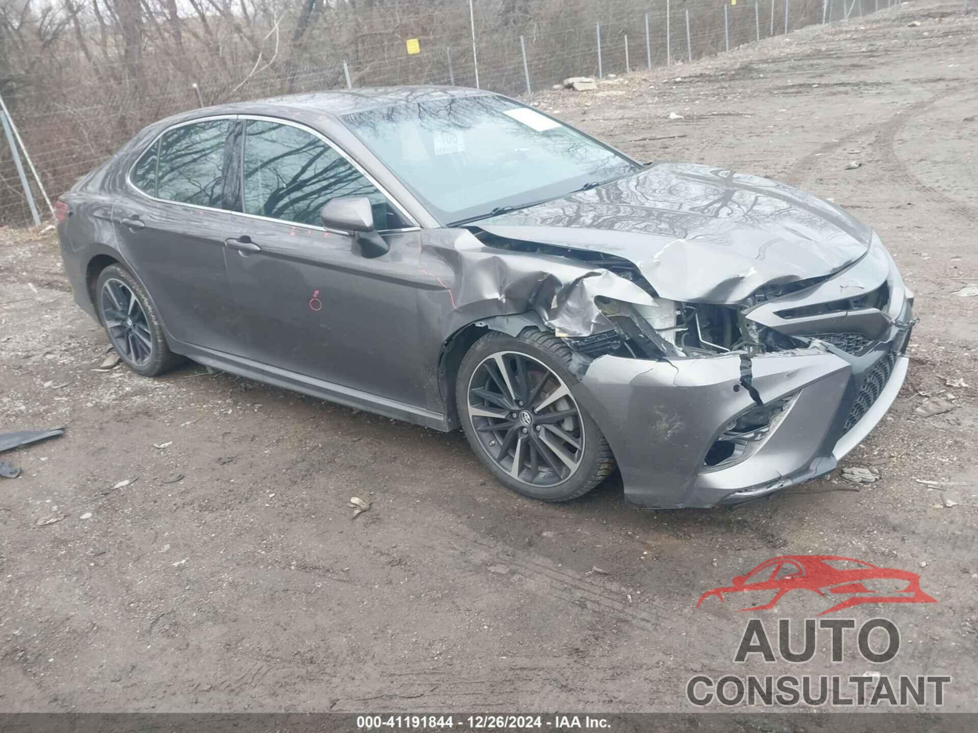 TOYOTA CAMRY 2018 - 4T1B61HK5JU056105