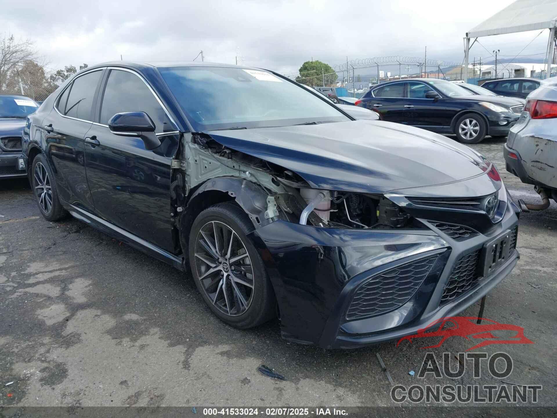 TOYOTA CAMRY 2023 - 4T1G11AK1PU117845