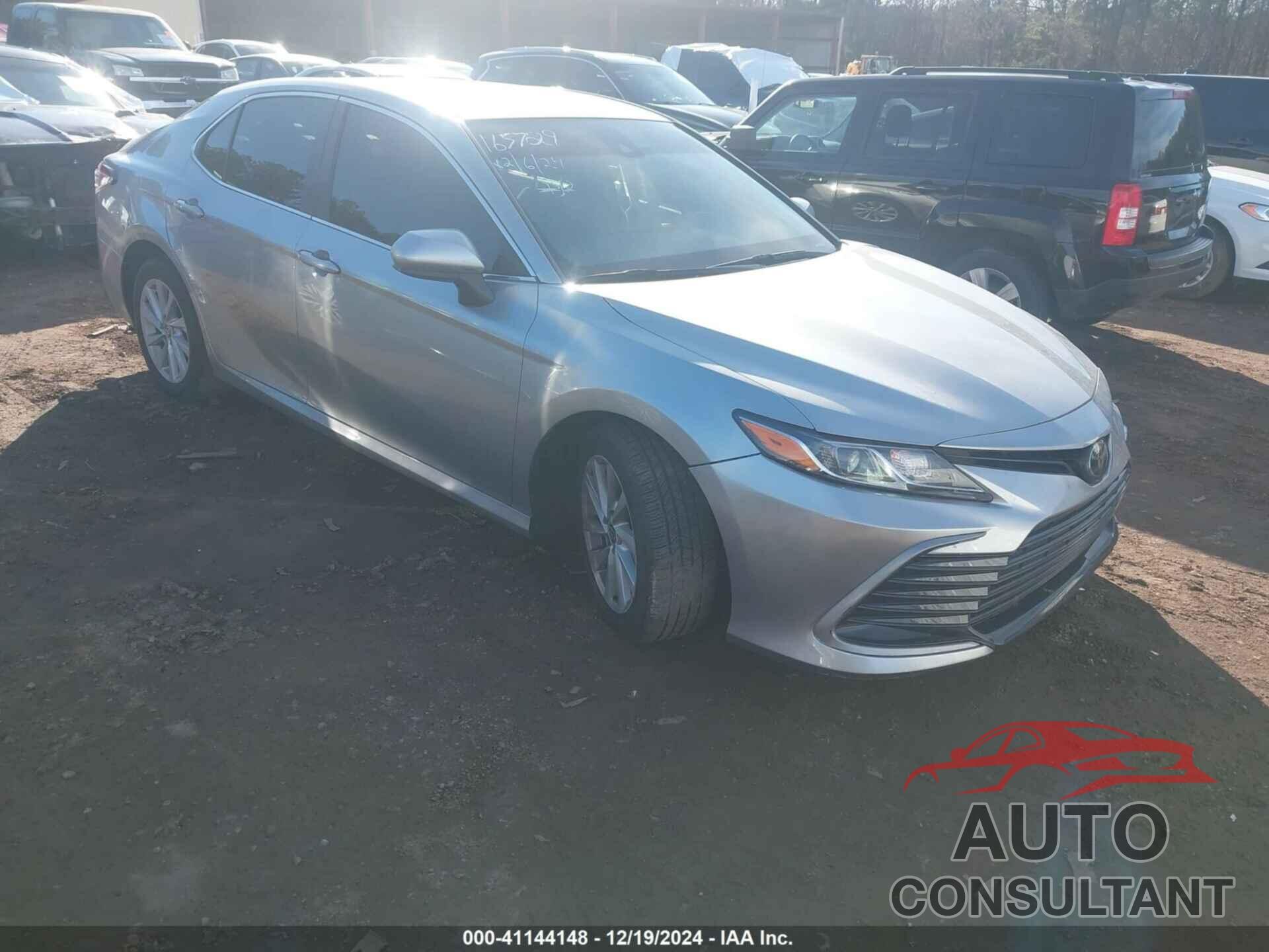 TOYOTA CAMRY 2022 - 4T1C11AK3NU034591