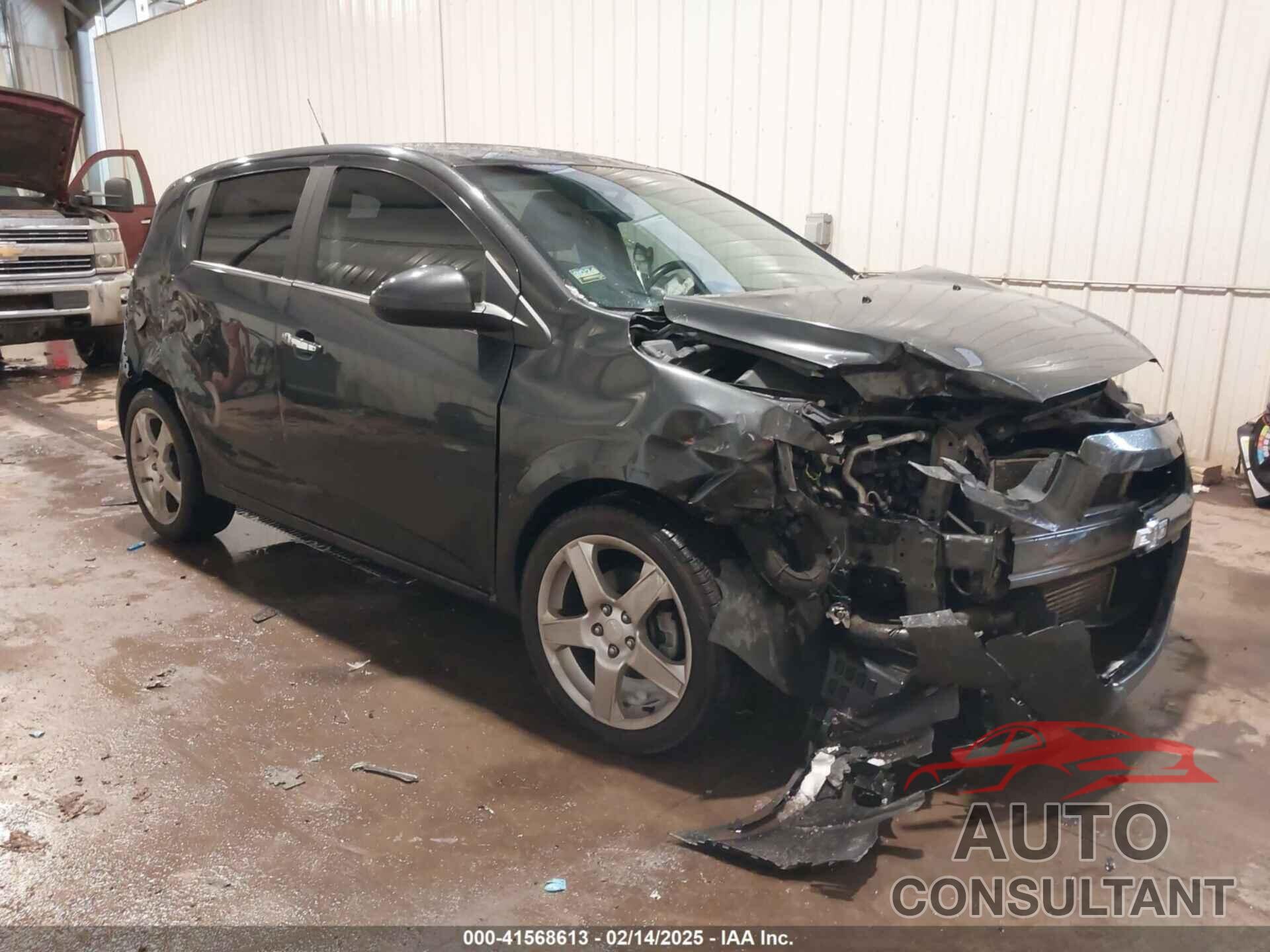 CHEVROLET SONIC 2014 - 1G1JE6SB2E4130099