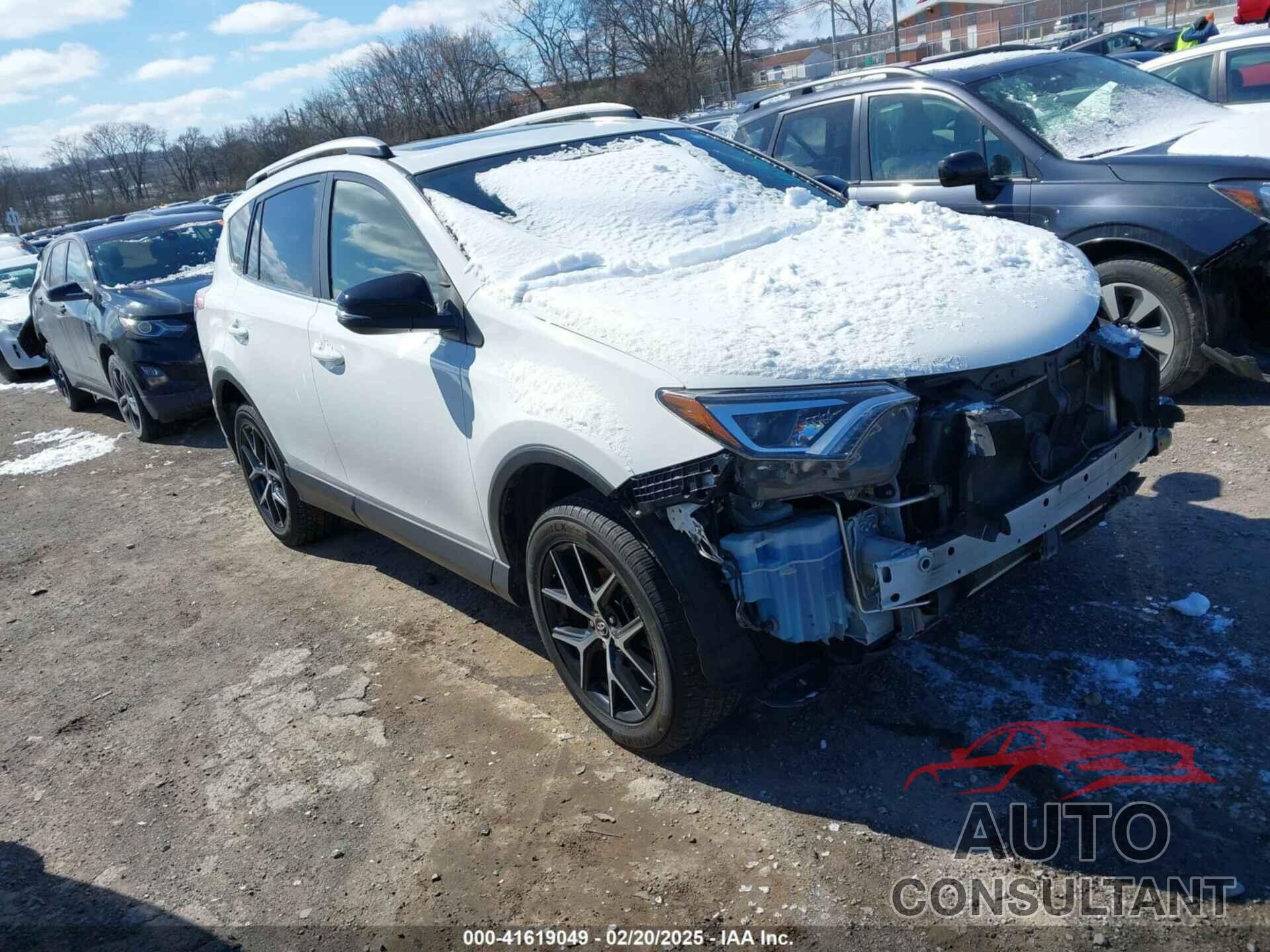 TOYOTA RAV4 2017 - JTMJFREV8HJ706070