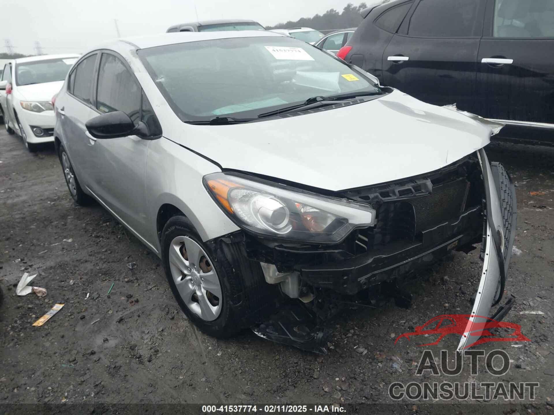 KIA FORTE 2015 - KNAFK4A6XF5377121
