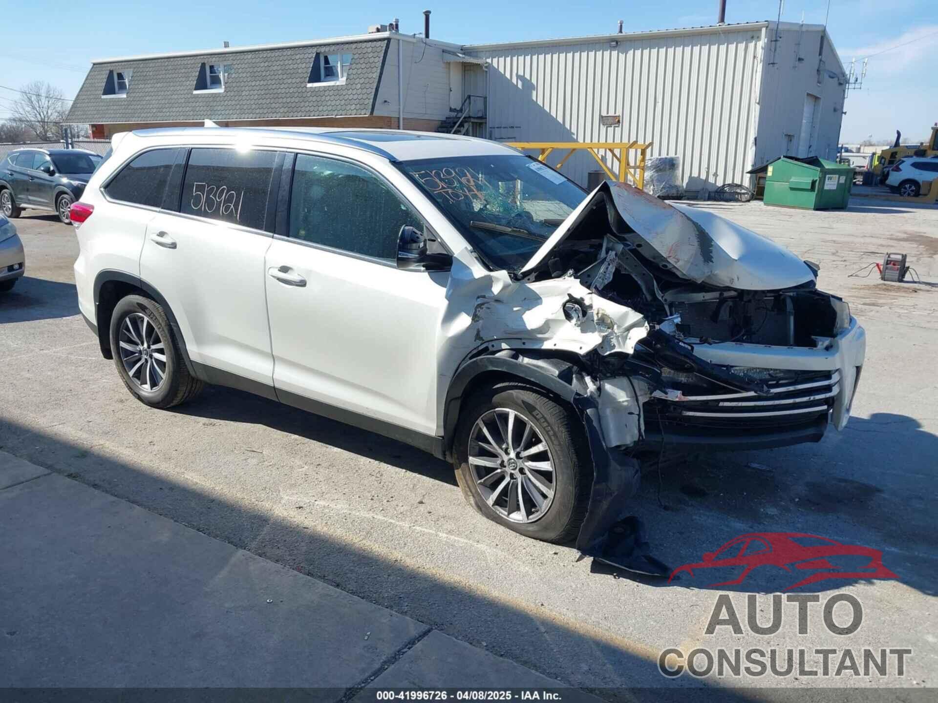 TOYOTA HIGHLANDER 2019 - 5TDJZRFH4KS568084