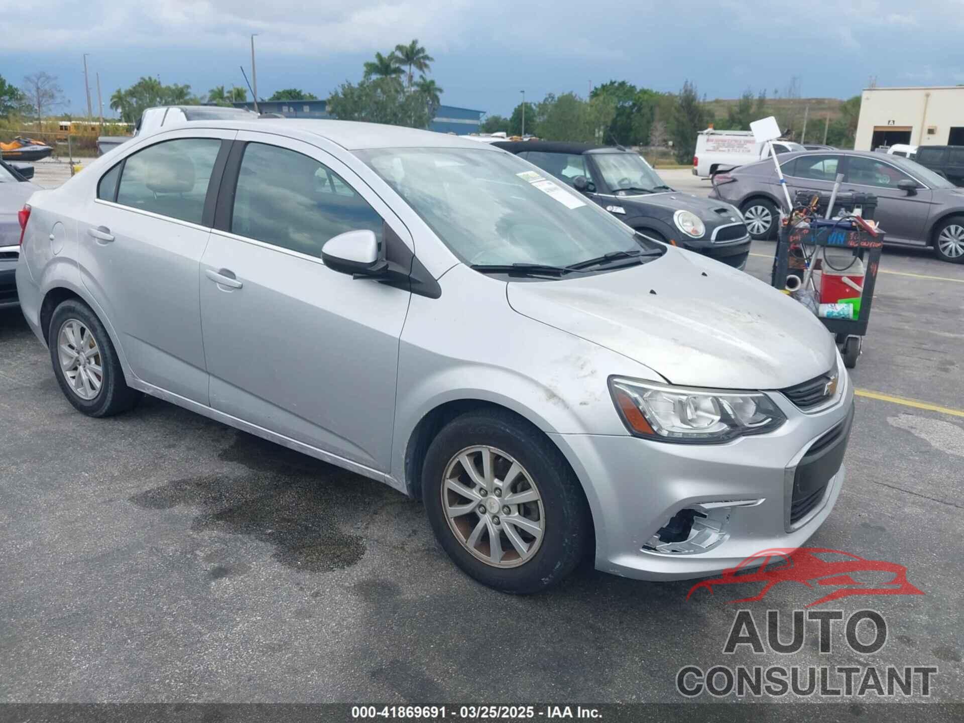 CHEVROLET SONIC 2017 - 1G1JD5SH4H4131924