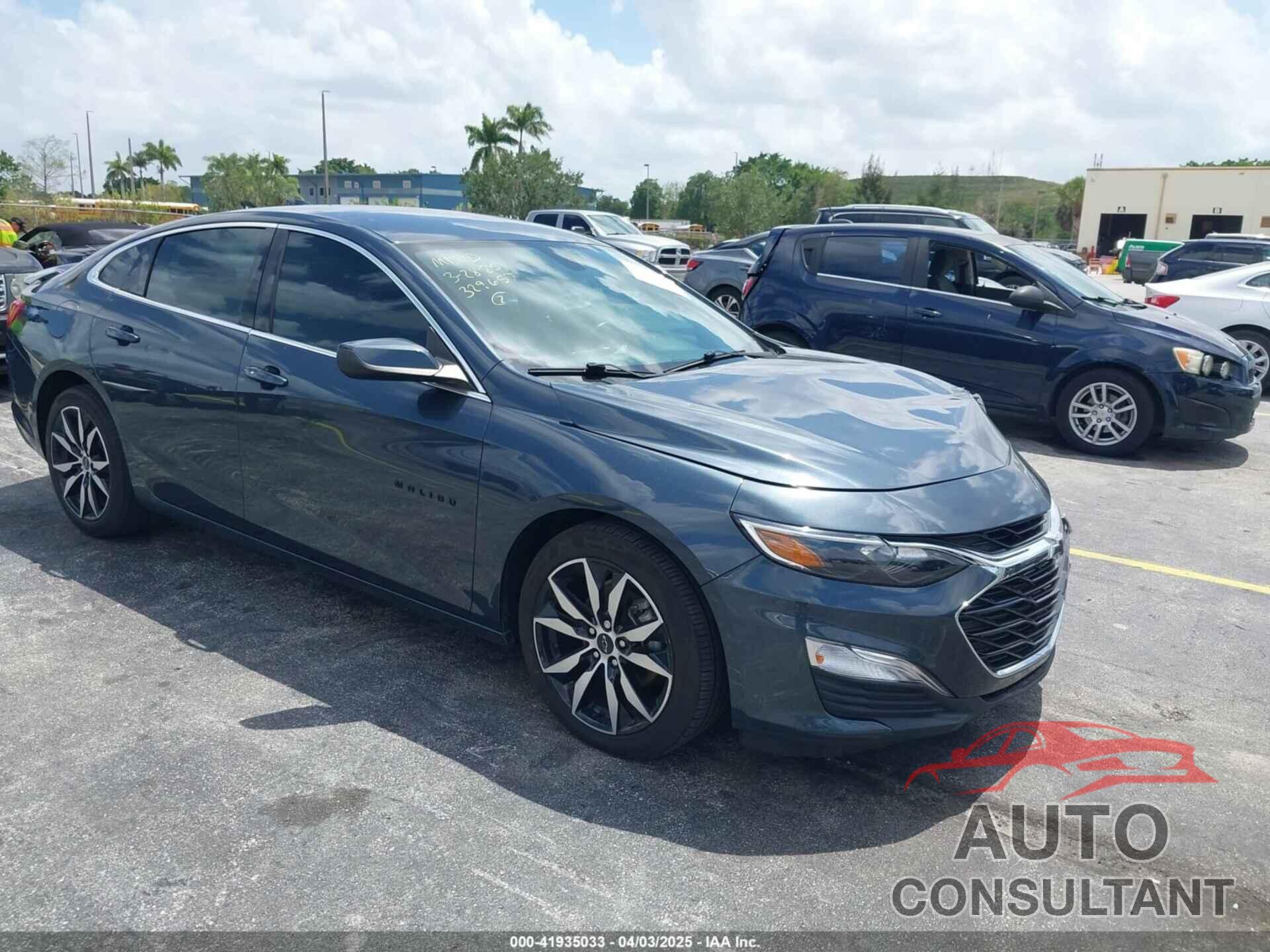 CHEVROLET MALIBU 2020 - 1G1ZG5ST5LF143947