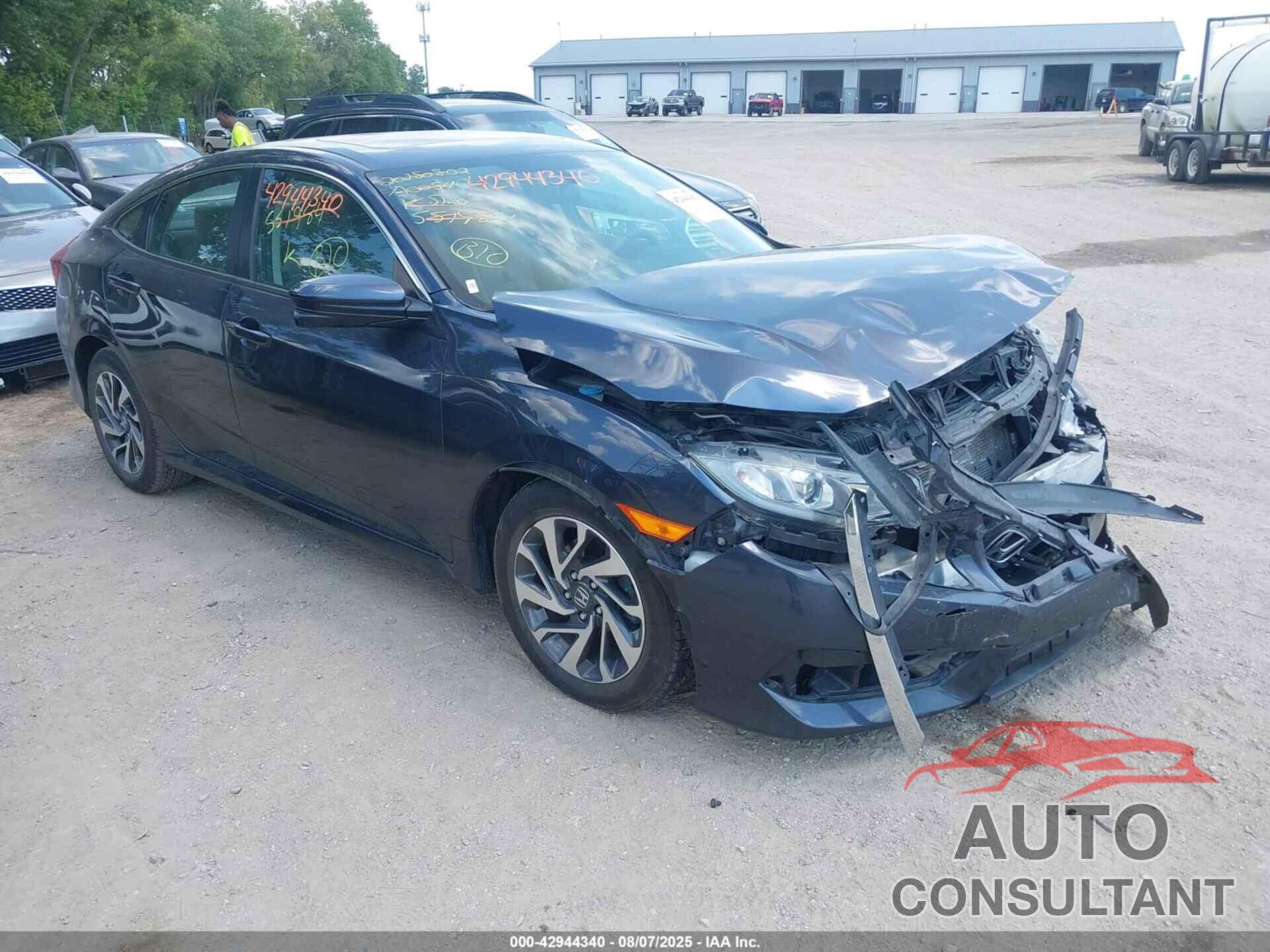 HONDA CIVIC 2018 - 2HGFC2F74JH551984