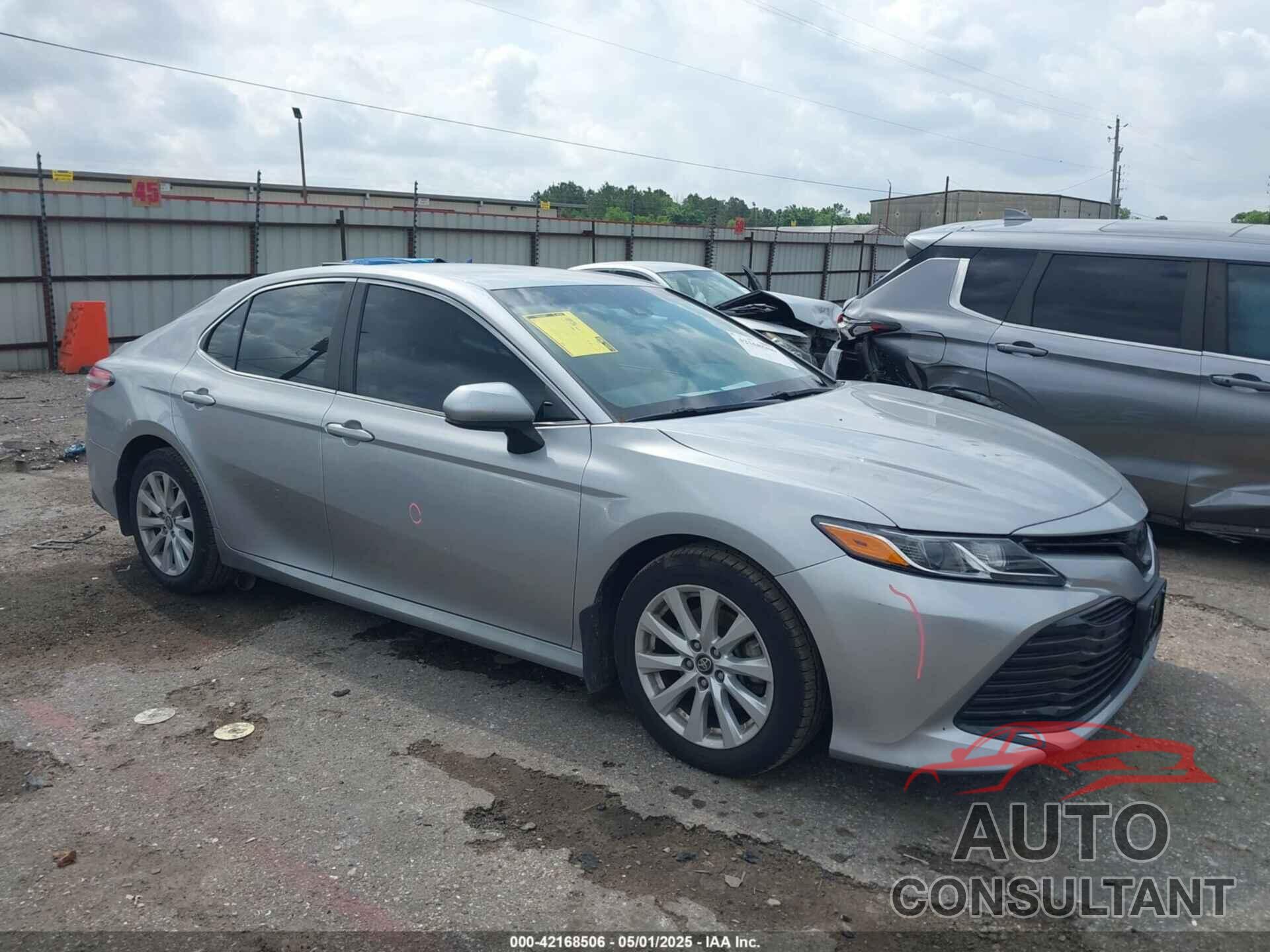 TOYOTA CAMRY 2018 - 4T1B11HK0JU585654