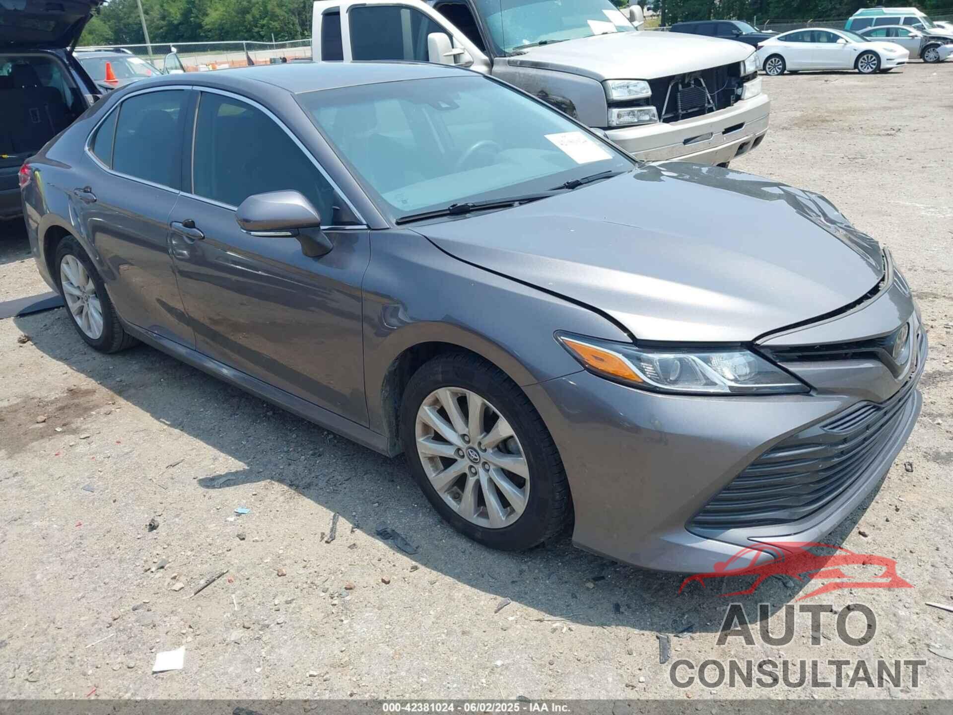 TOYOTA CAMRY 2018 - 4T1B11HK2JU112256