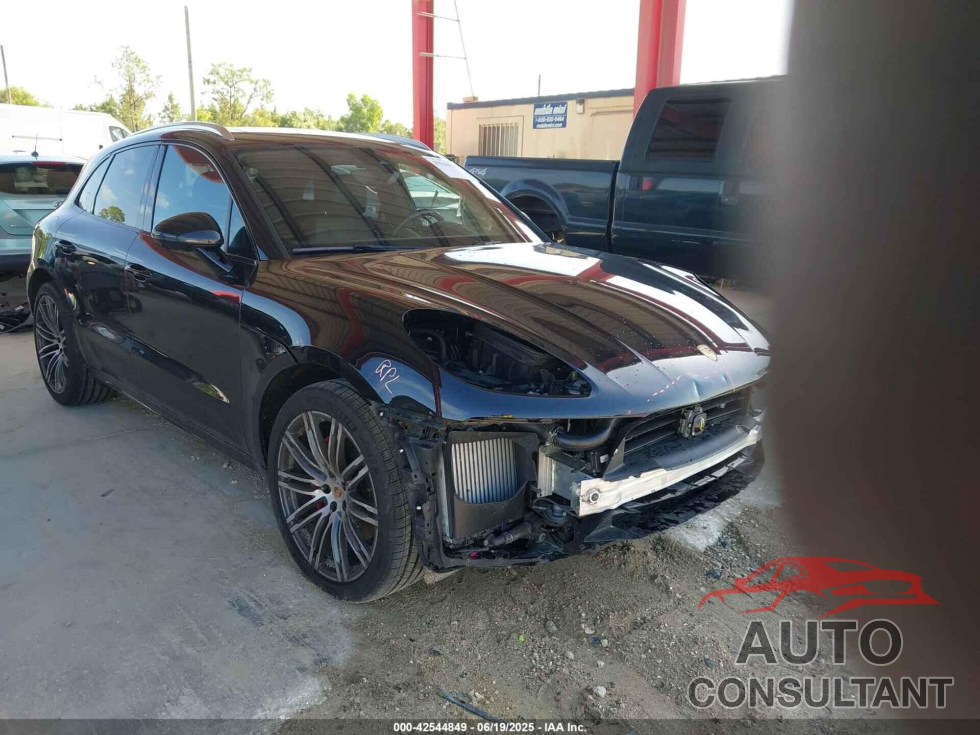 PORSCHE MACAN 2018 - WP1AG2A52JLB60403