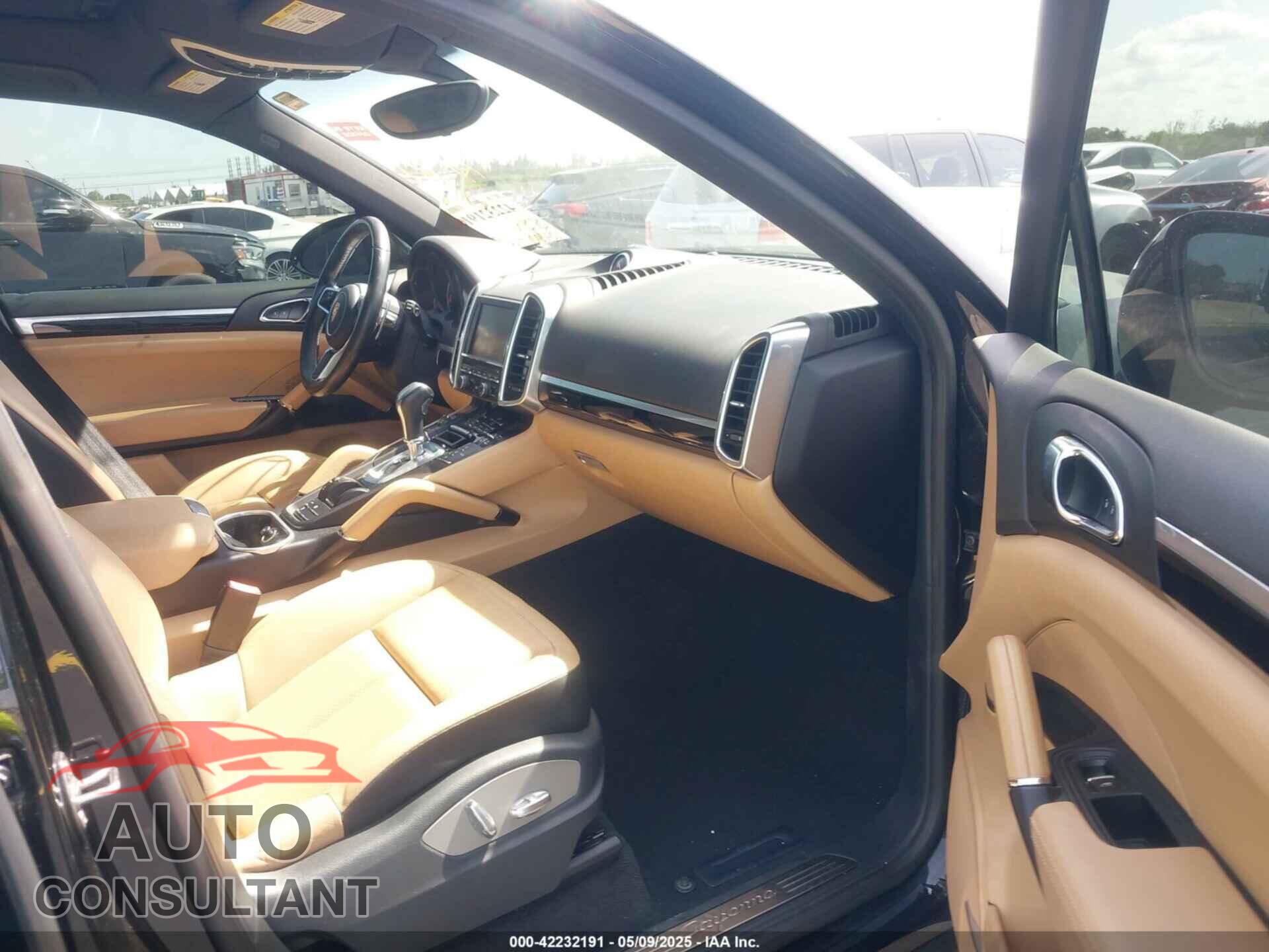 PORSCHE CAYENNE 2016 - WP1AA2A25GLA09331