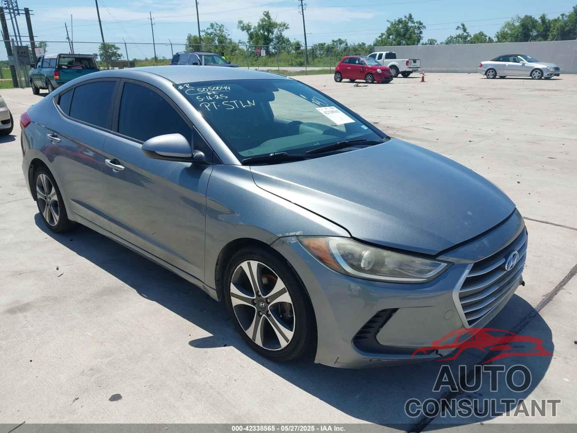 HYUNDAI ELANTRA 2018 - KMHD74LF2JU599901