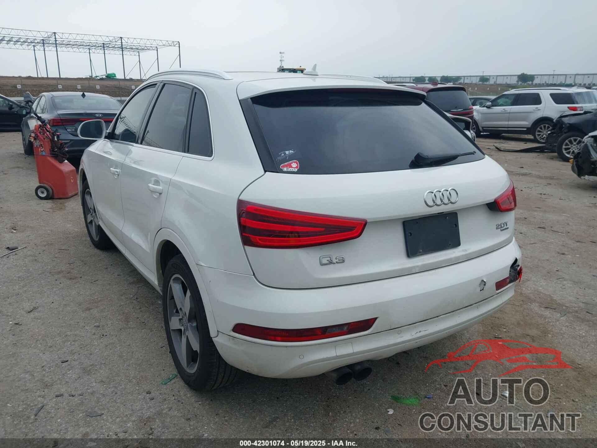 AUDI Q3 2015 - WA1EFCFS2FR008193