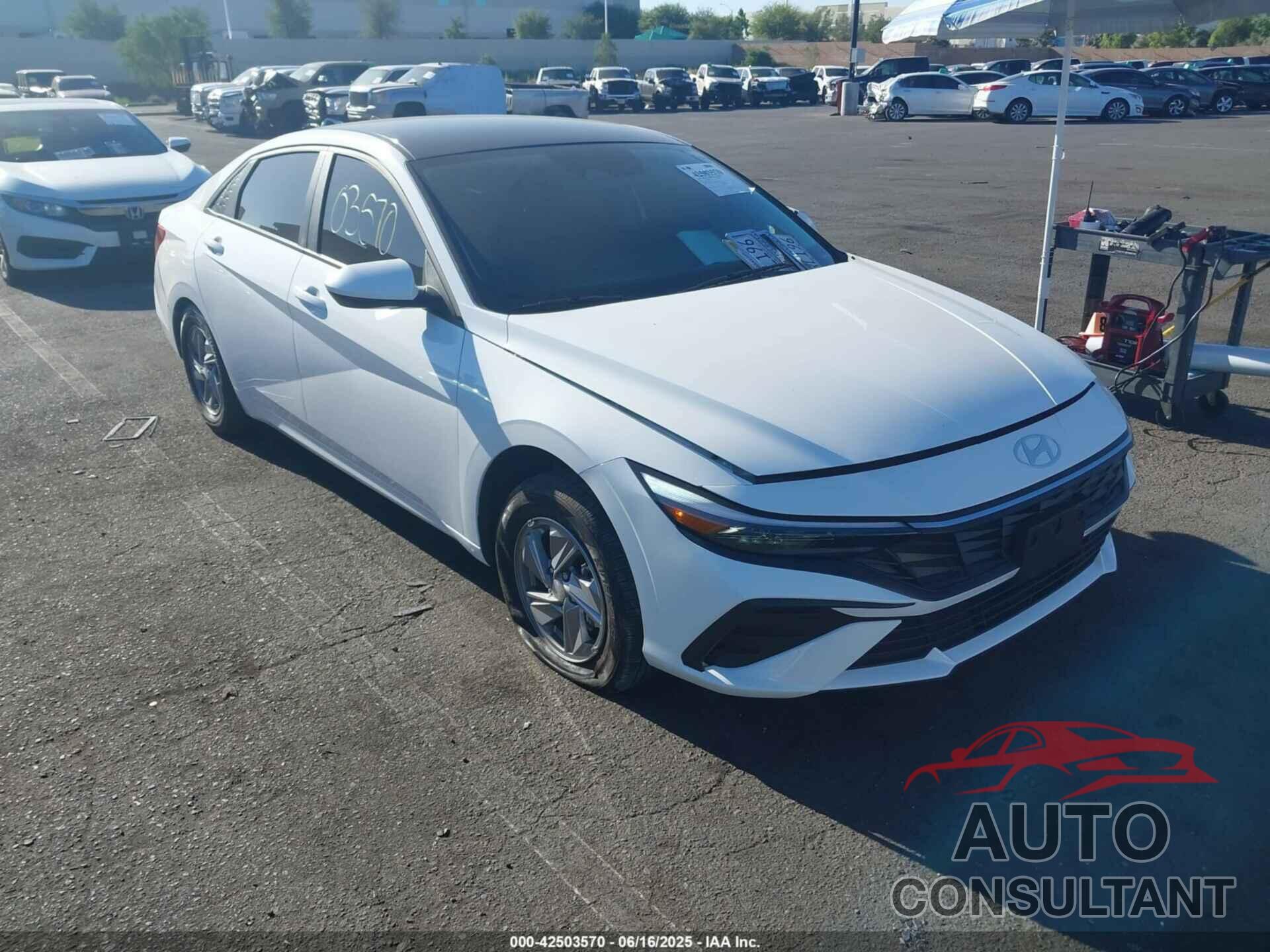HYUNDAI ELANTRA 2024 - KMHLL4DG8RU816118