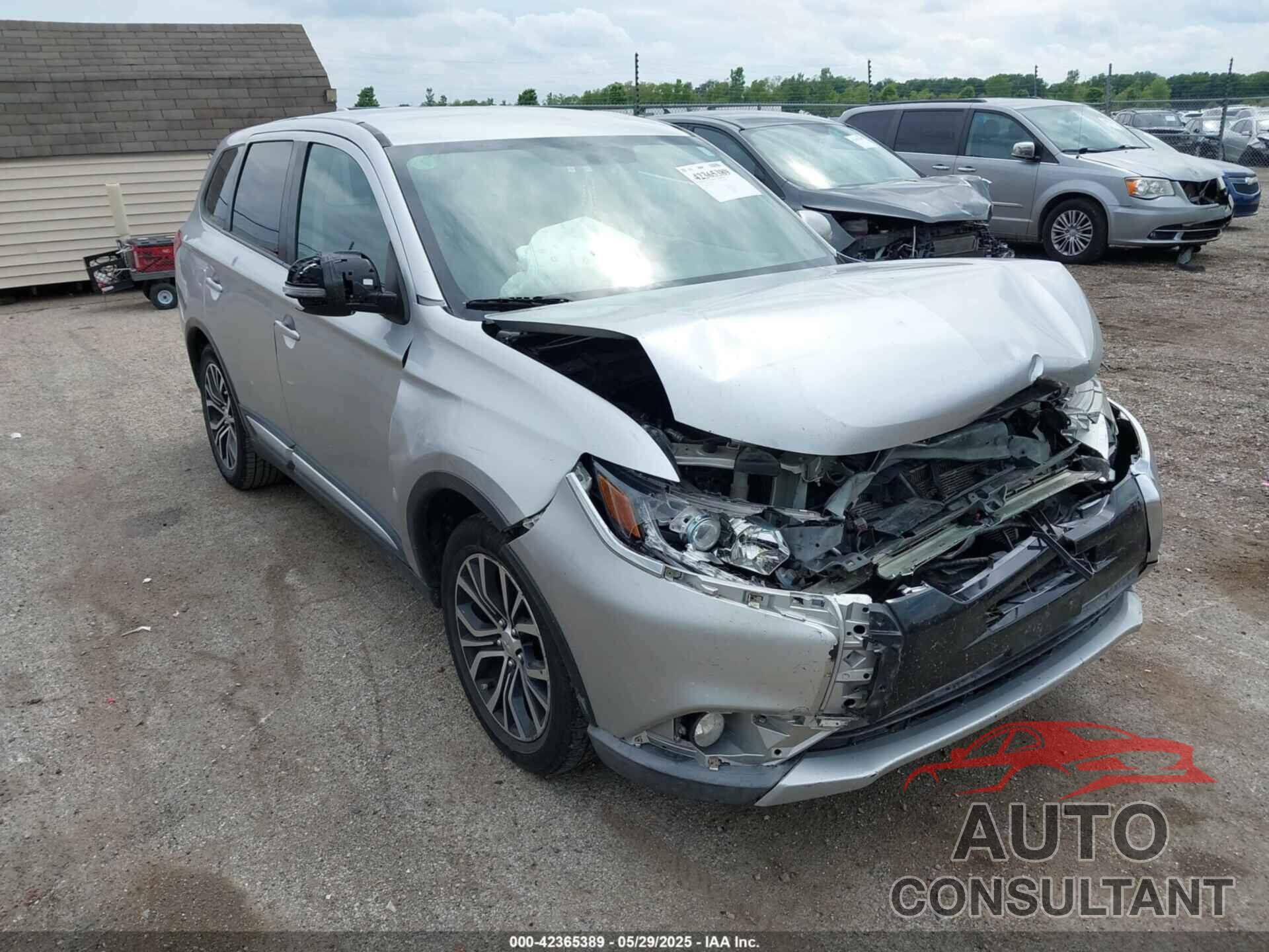 MITSUBISHI OUTLANDER 2018 - JA4AD3A33JZ000875