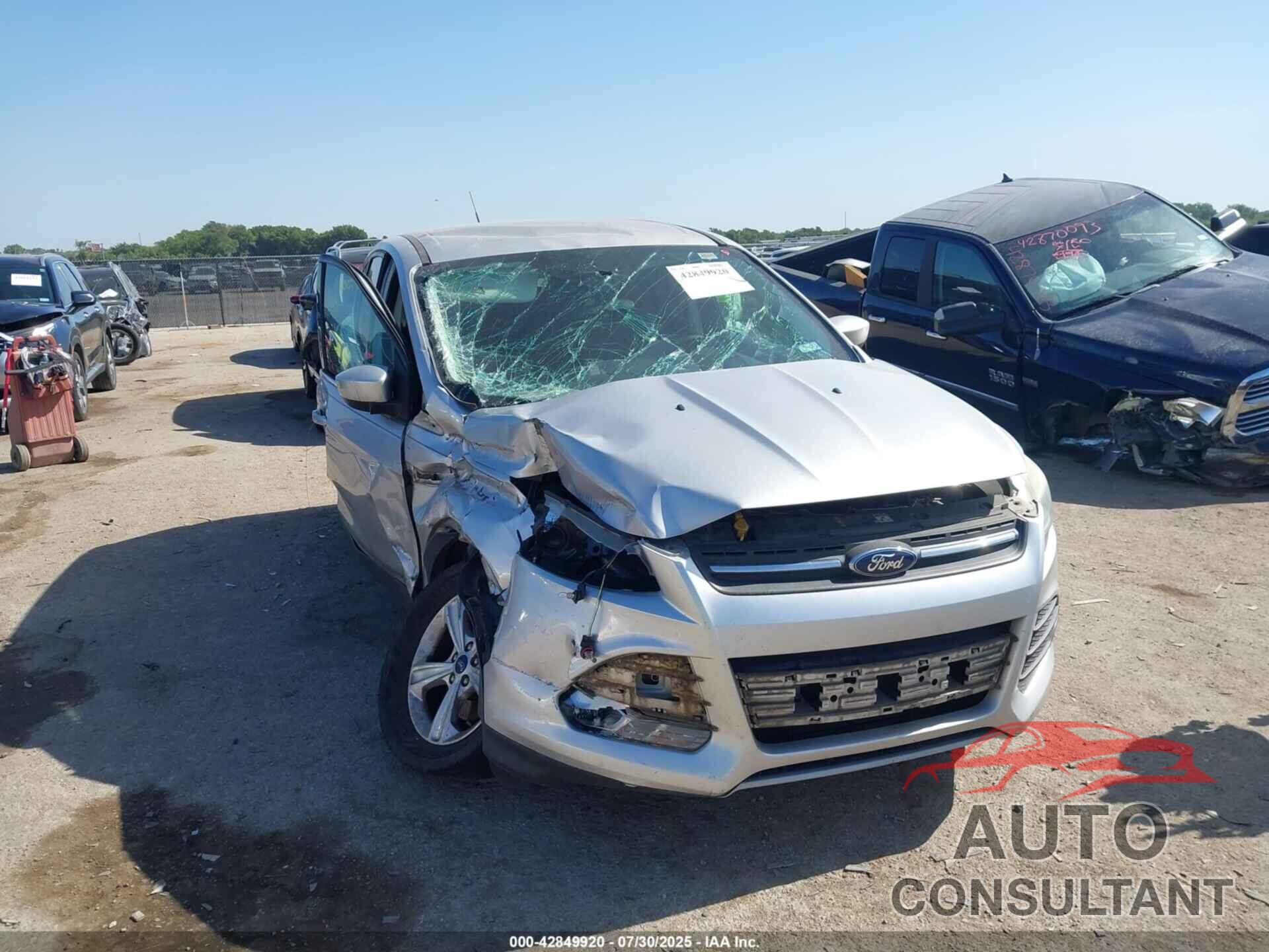 FORD ESCAPE 2015 - 1FMCU0G7XFUA11833