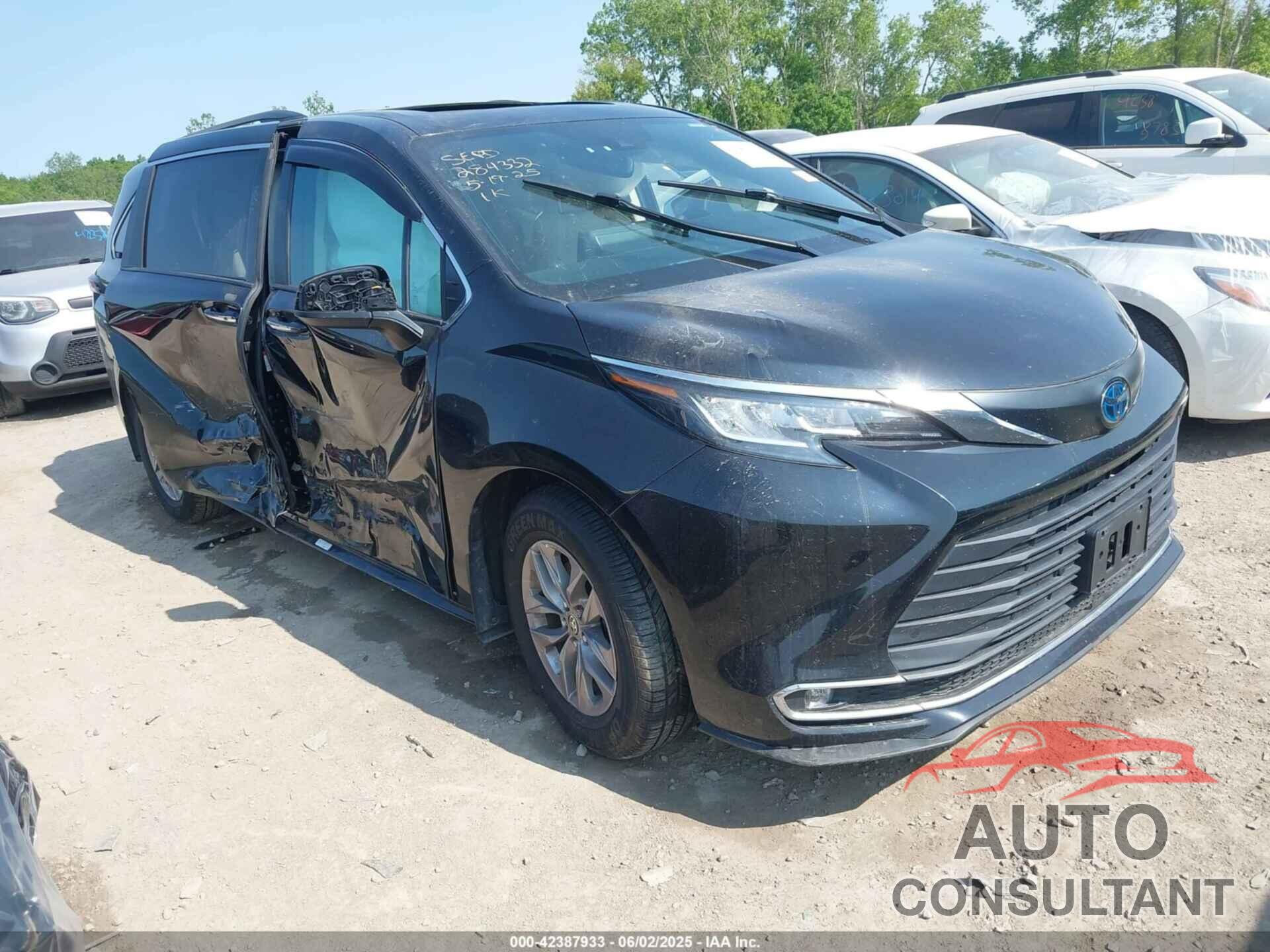 TOYOTA SIENNA 2022 - 5TDJRKEC1NS090515