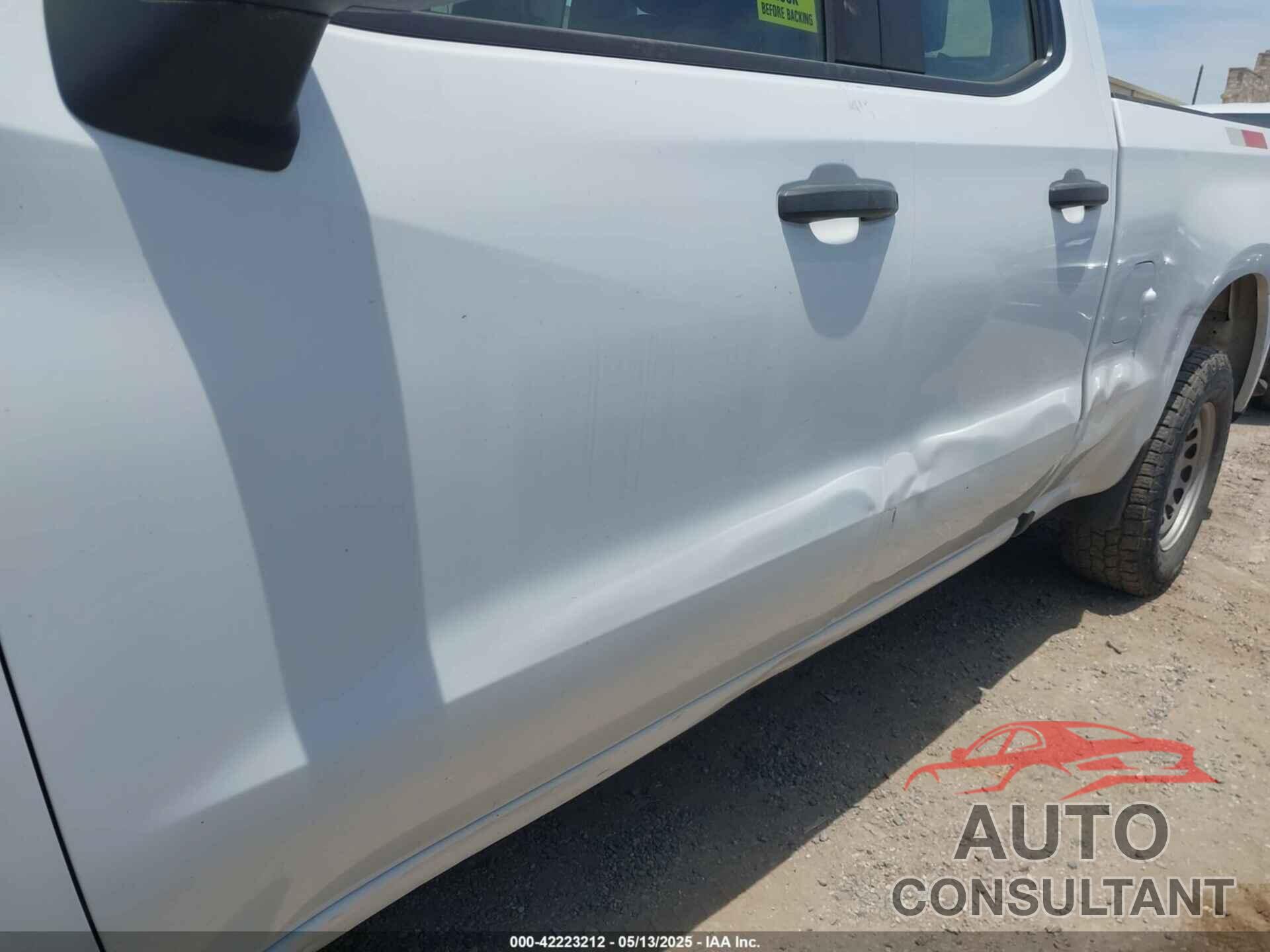 CHEVROLET SILVERADO 1500 2021 - 1GCRYAEF9MZ211203