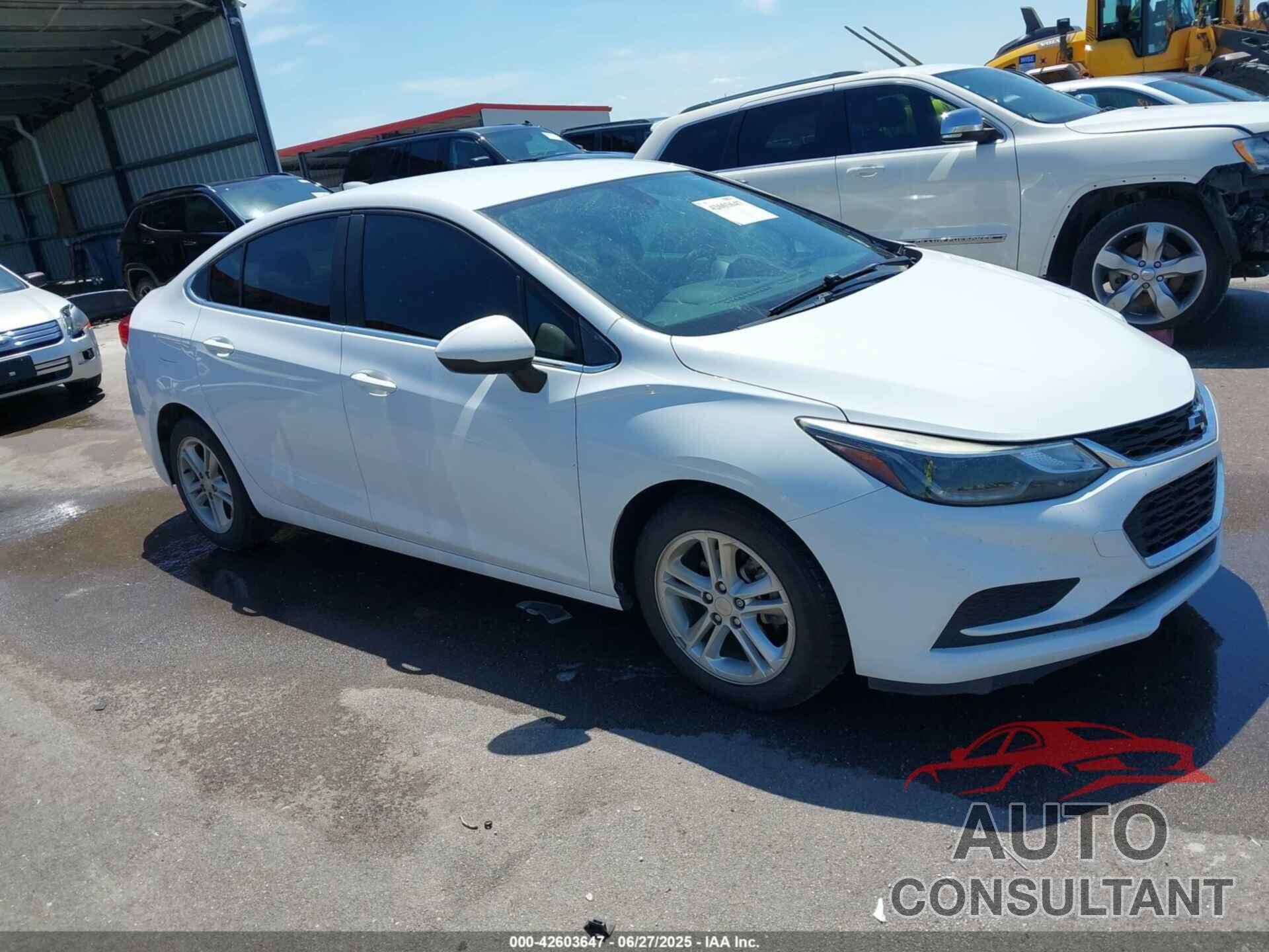 CHEVROLET CRUZE 2018 - 1G1BE5SM1J7180033
