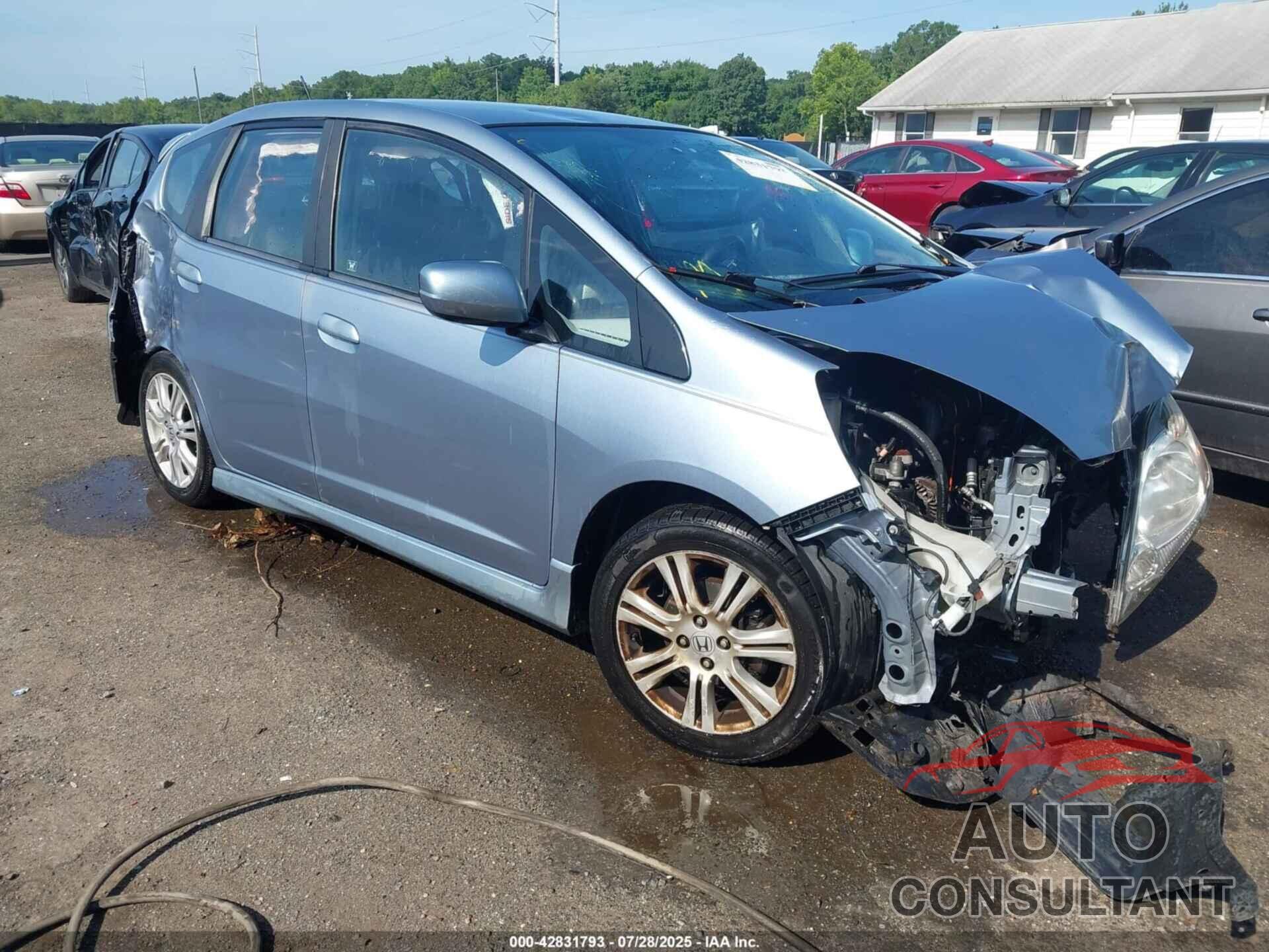 HONDA FIT 2011 - JHMGE8H56BC015424