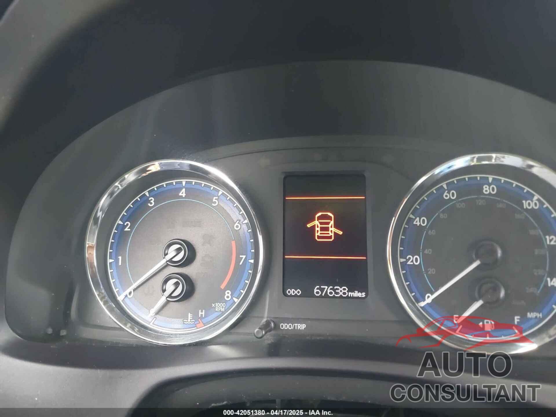 TOYOTA COROLLA 2017 - 5YFBURHE2HP699568