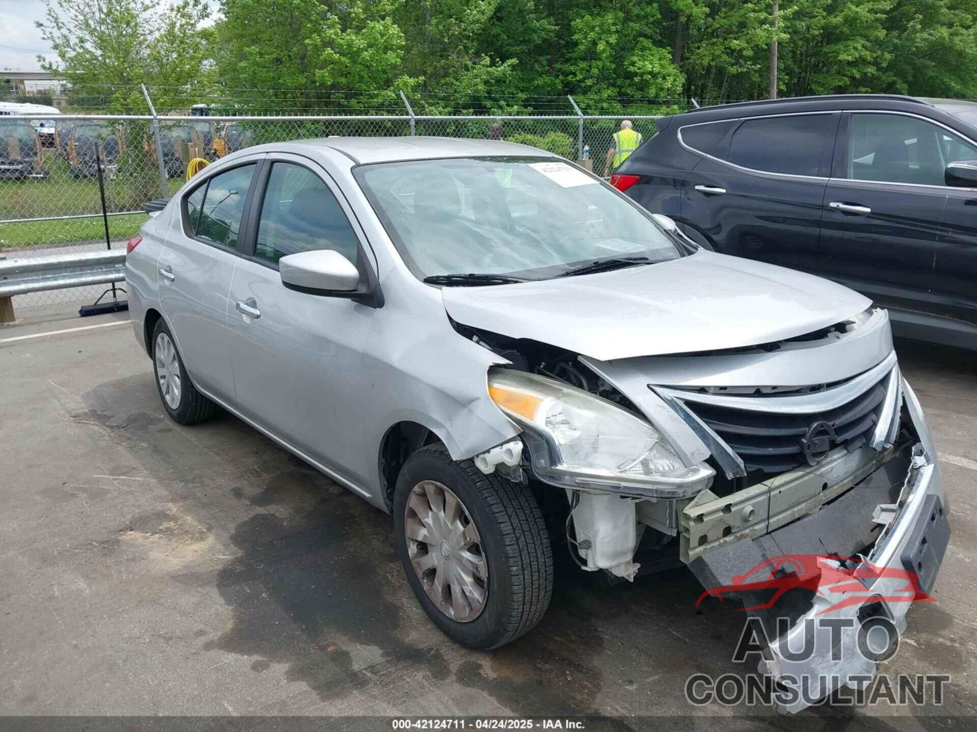 NISSAN VERSA 2019 - 3N1CN7AP7KL832771