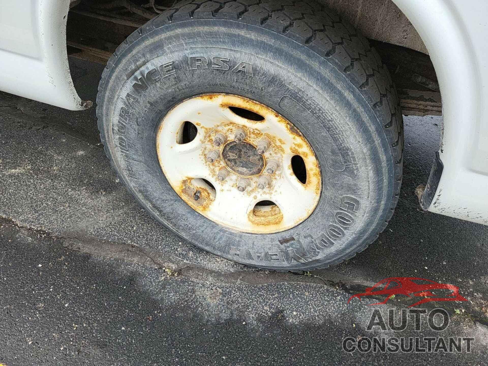 CHEVROLET EXPRESS G2500 2019 - 1GCWGAF17K1220857