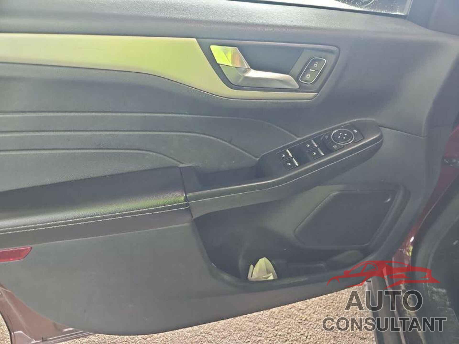 FORD ESCAPE 2021 - 1FMCU9G64MUB24900