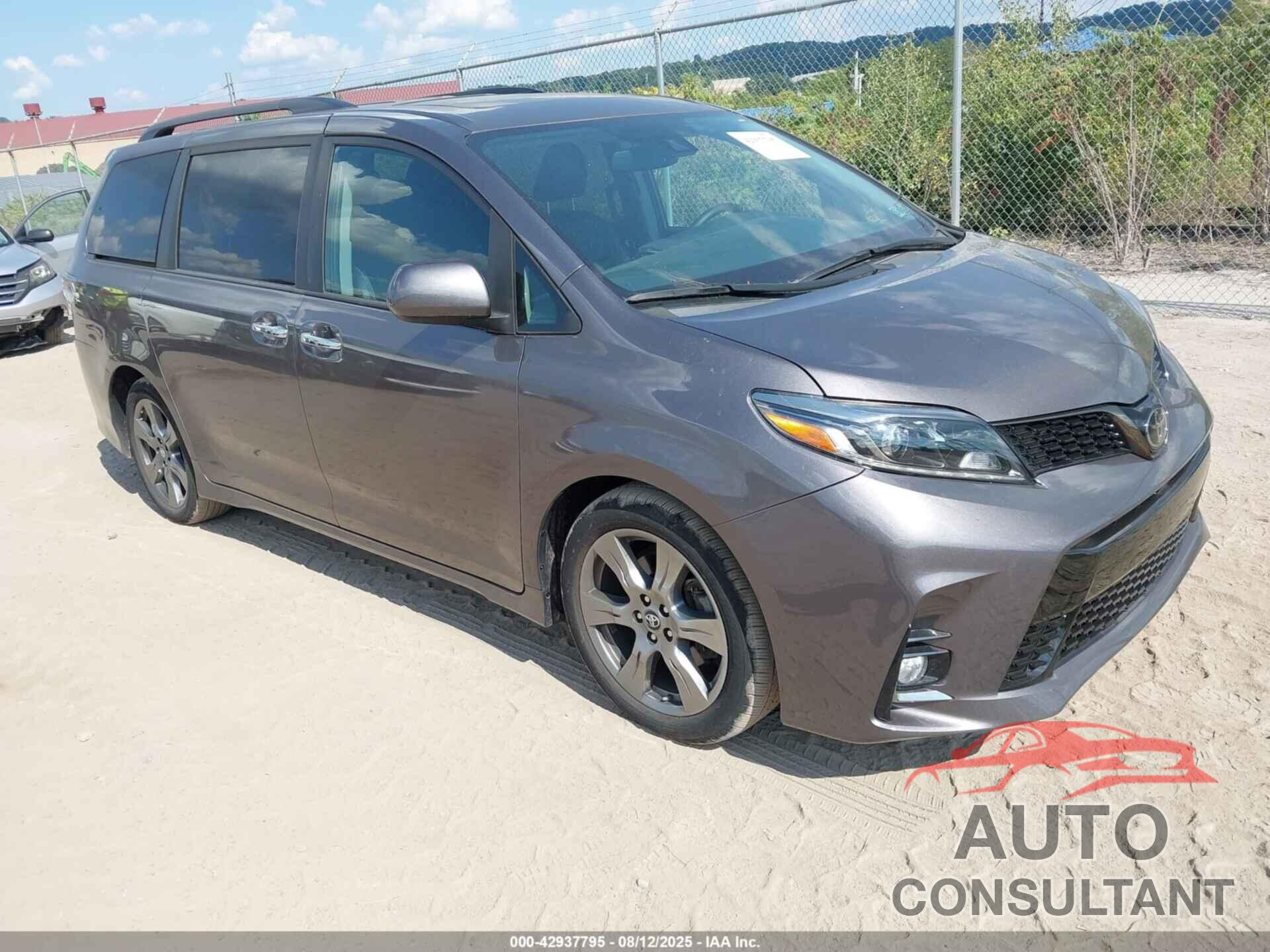 TOYOTA SIENNA 2018 - 5TDXZ3DC3JS914963