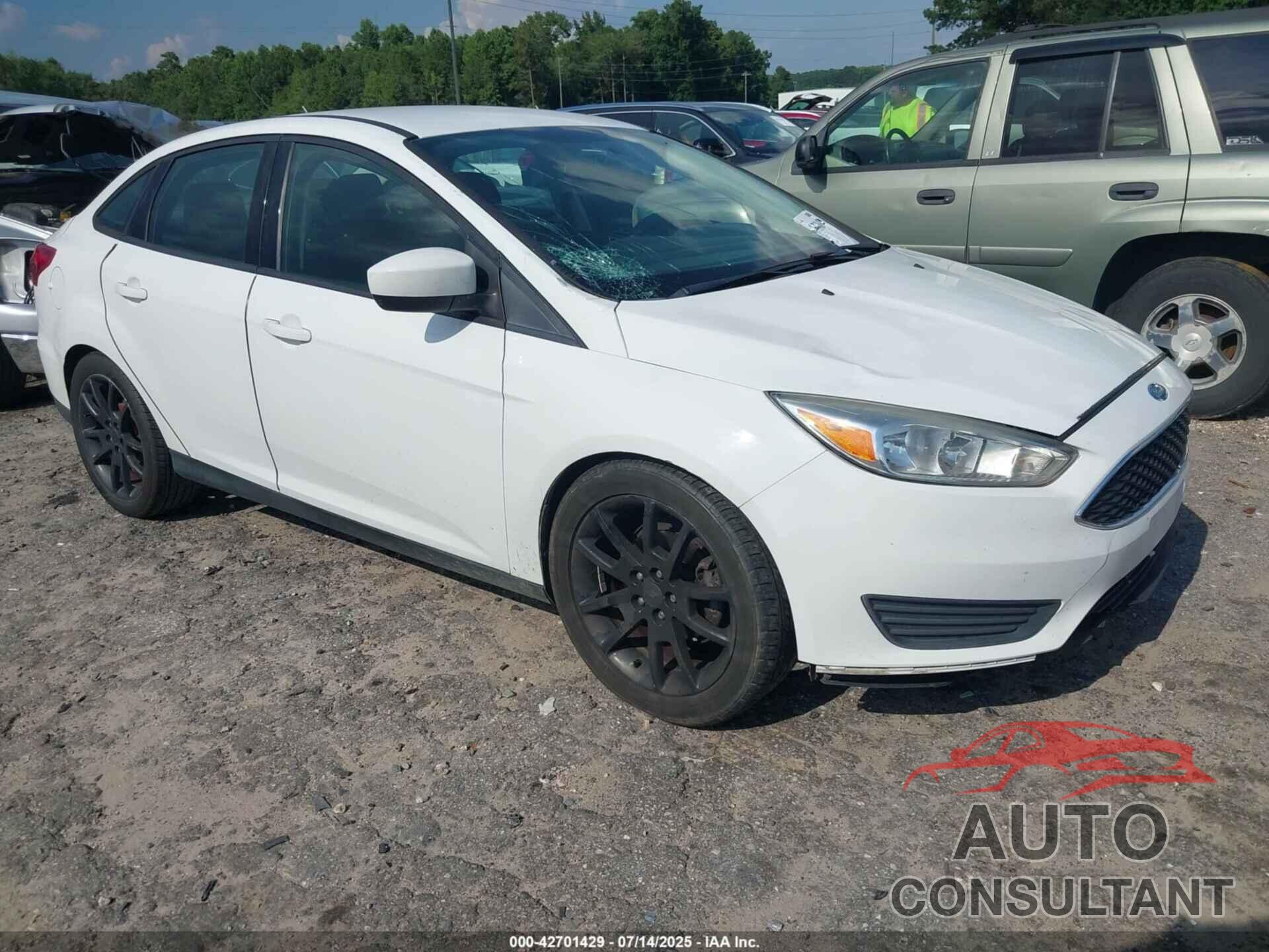 FORD FOCUS 2018 - 1FADP3F24JL280499