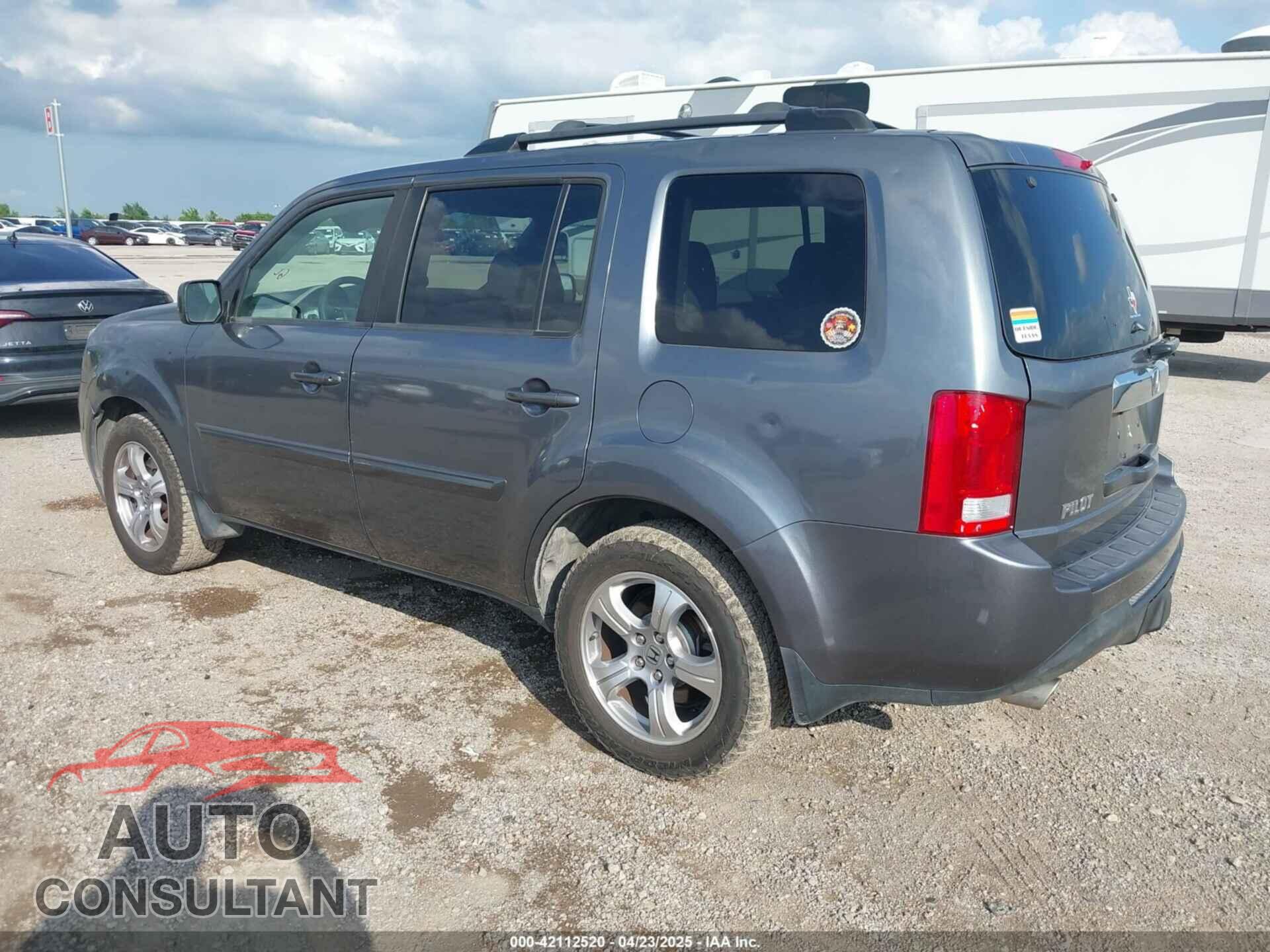 HONDA PILOT 2013 - 5FNYF4H43DB030441