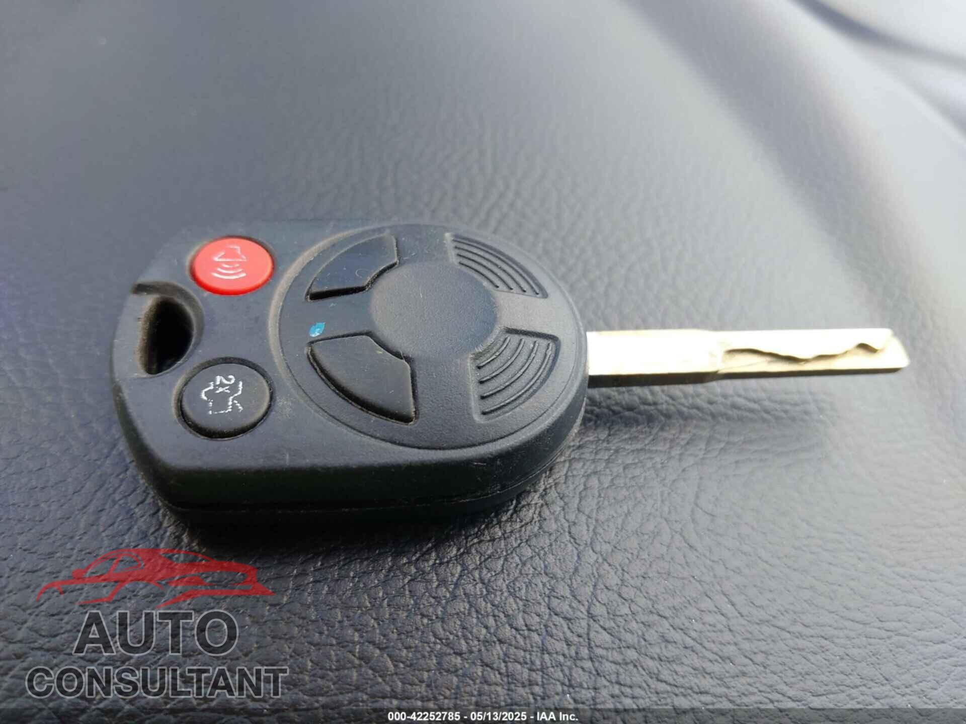 FORD FOCUS 2017 - 1FADP3F28HL263277