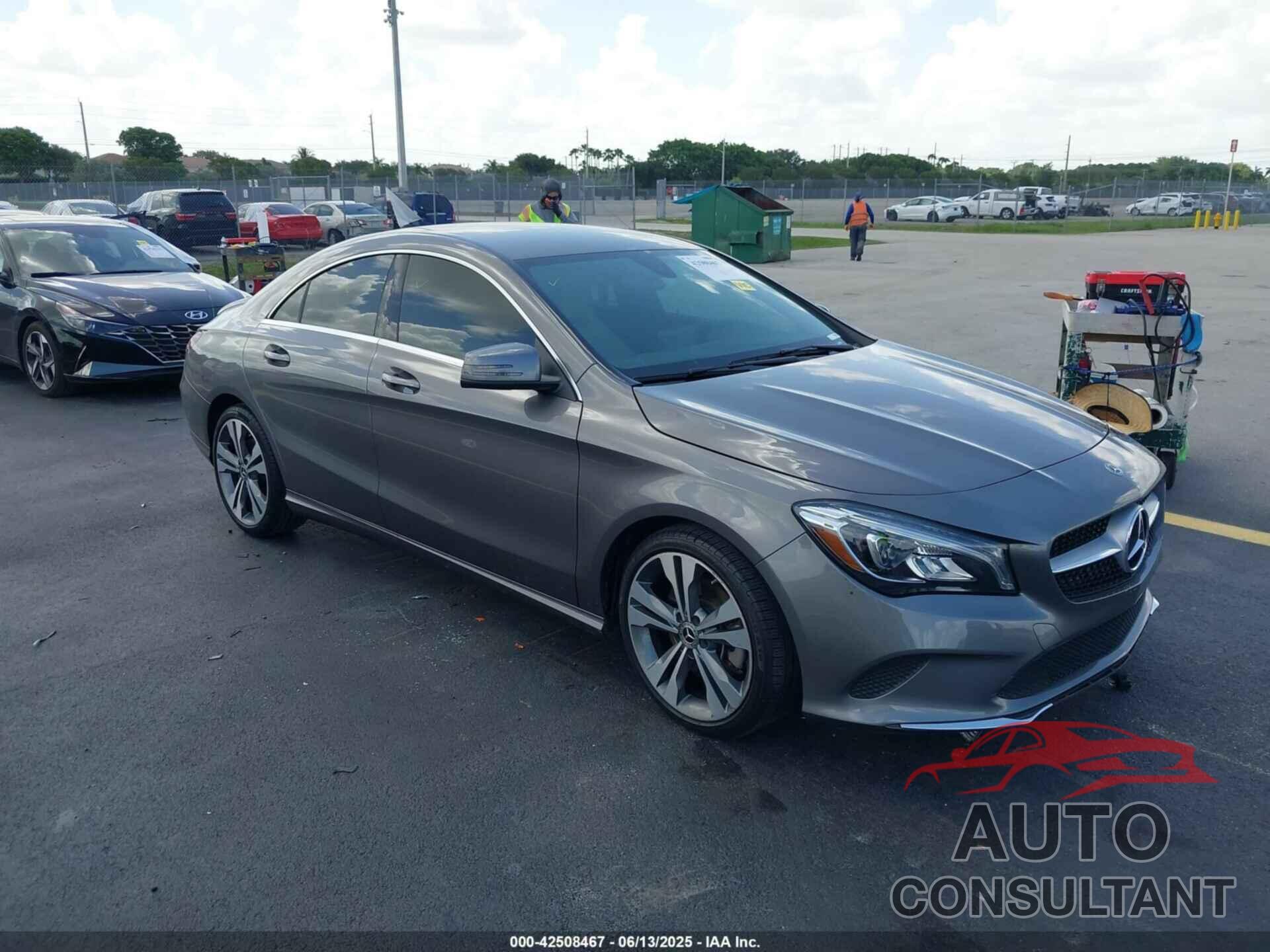 MERCEDES-BENZ CLA 250 2019 - WDDSJ4EB0KN720613