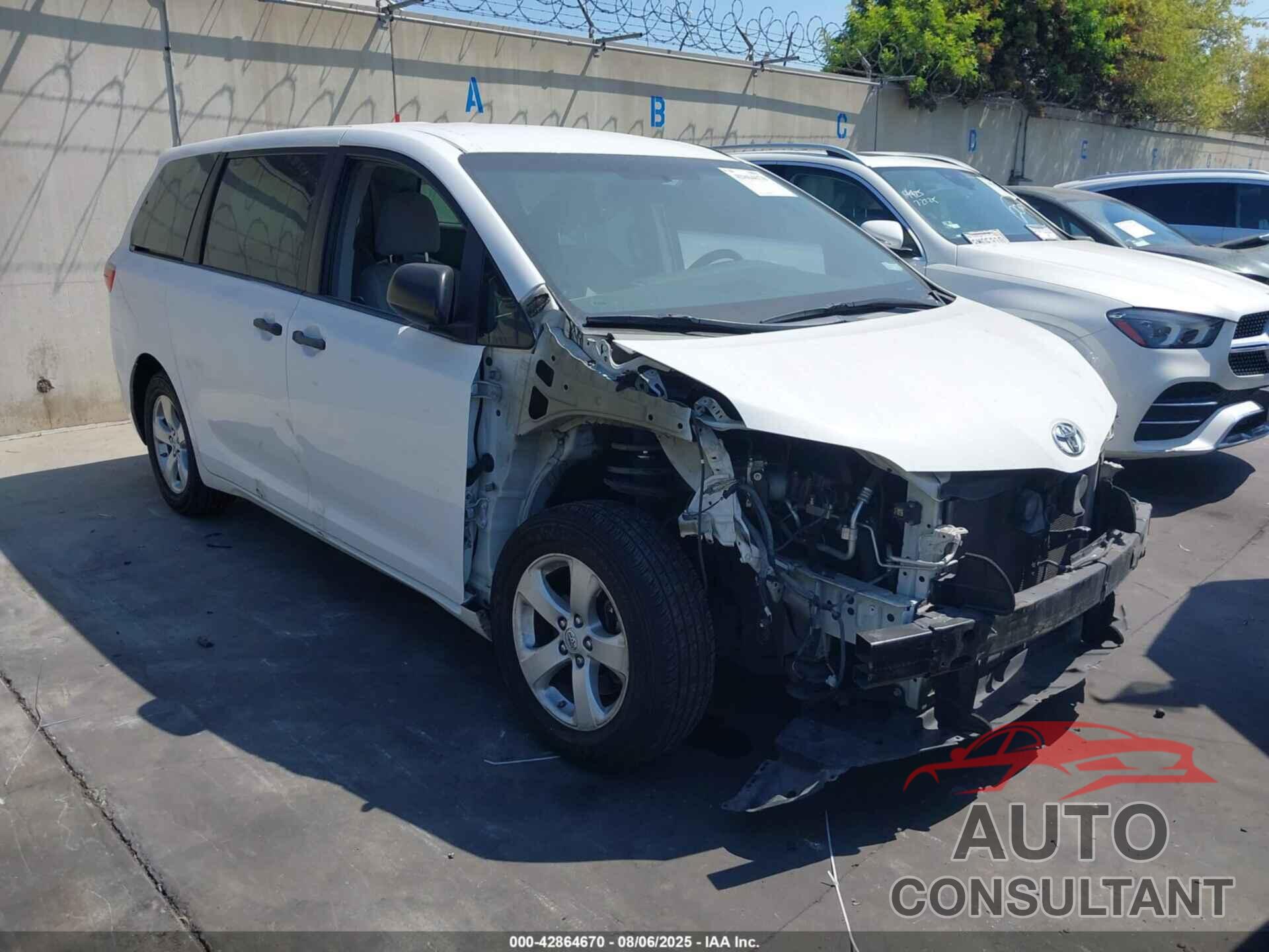 TOYOTA SIENNA 2017 - 5TDZZ3DC8HS770779