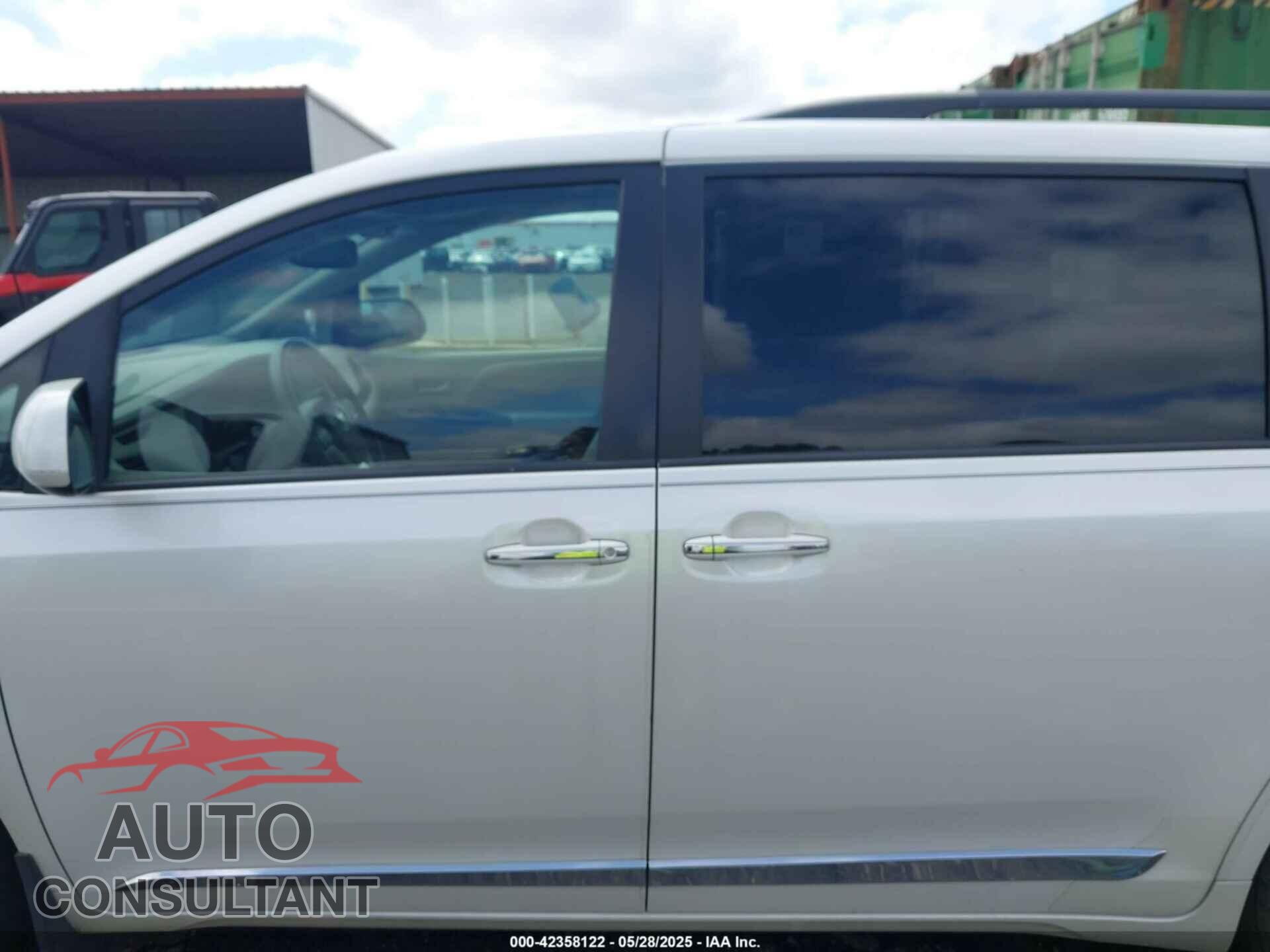 TOYOTA SIENNA 2015 - 5TDYK3DC1FS529997