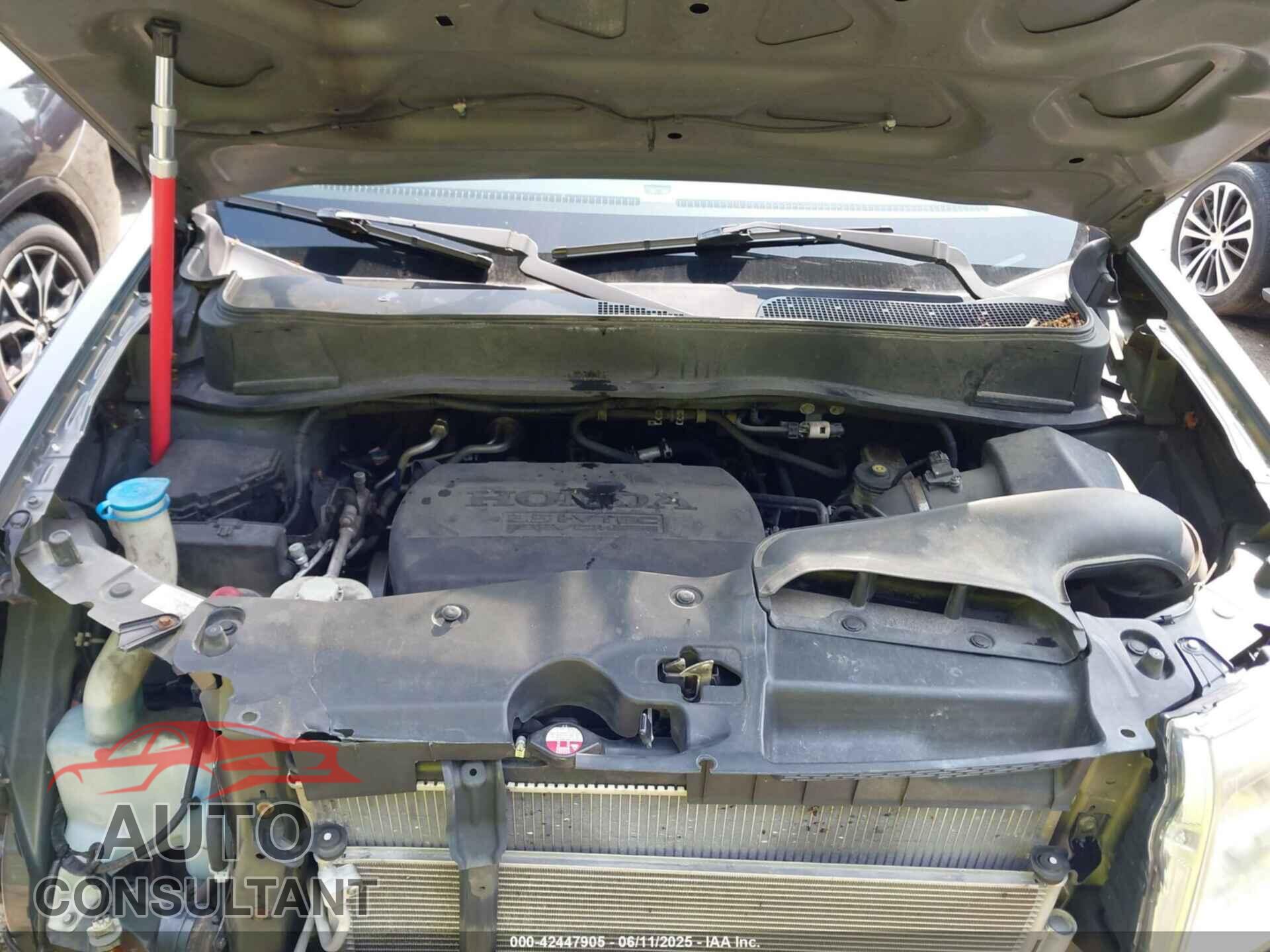 HONDA PILOT 2011 - 5FNYF4H56BB044677