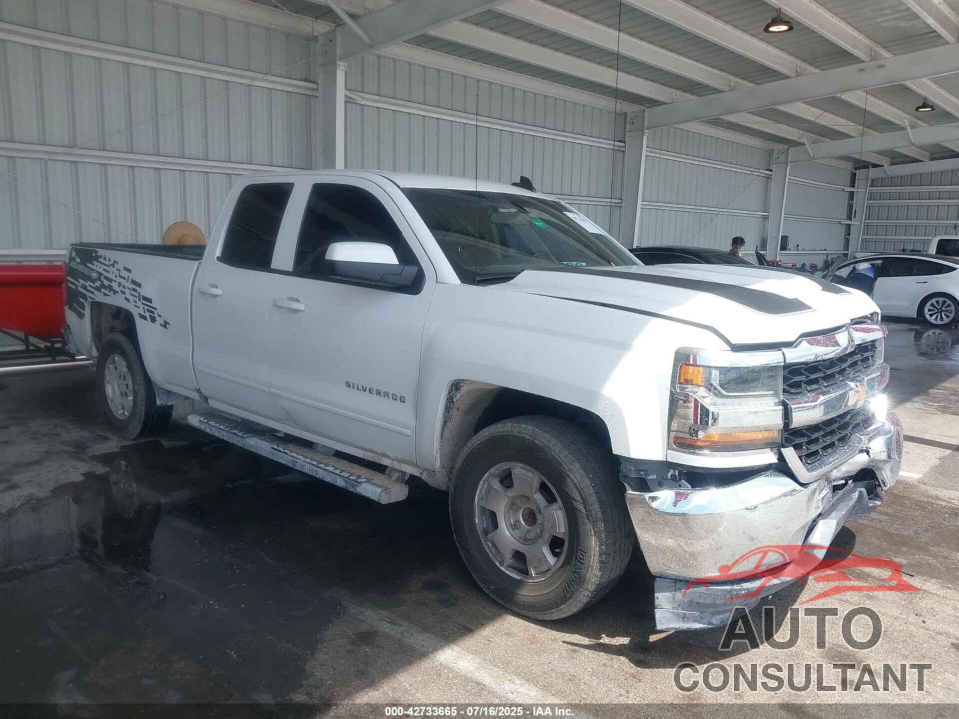 CHEVROLET SILVERADO 1500 2018 - 1GCRCREC0JZ142951