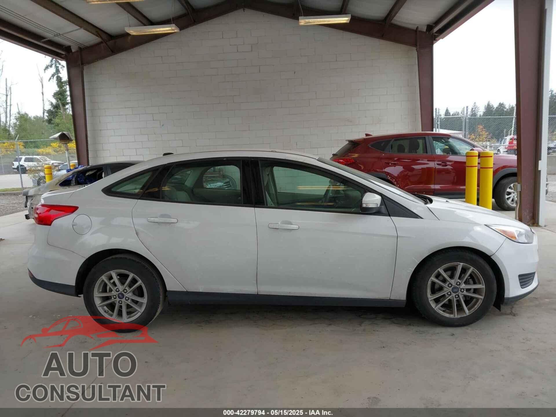 FORD FOCUS 2017 - 1FADP3F23HL337317