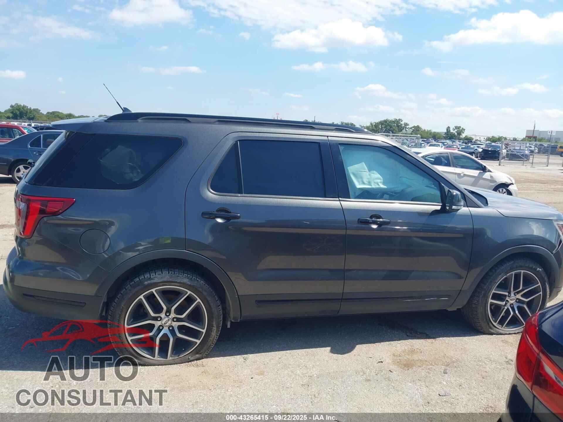 FORD EXPLORER 2018 - 1FM5K8GT2JGB35161