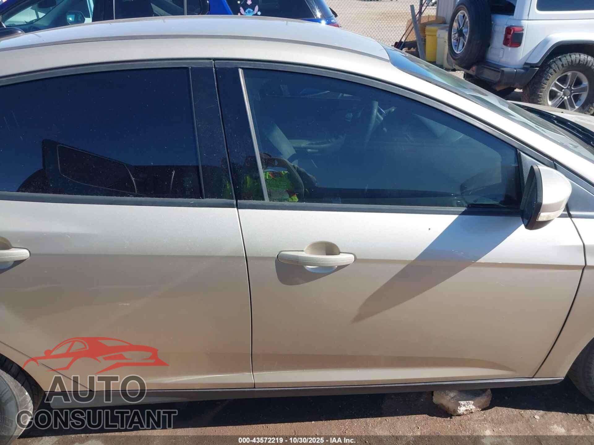 FORD FOCUS 2017 - 1FADP3F29HL263272