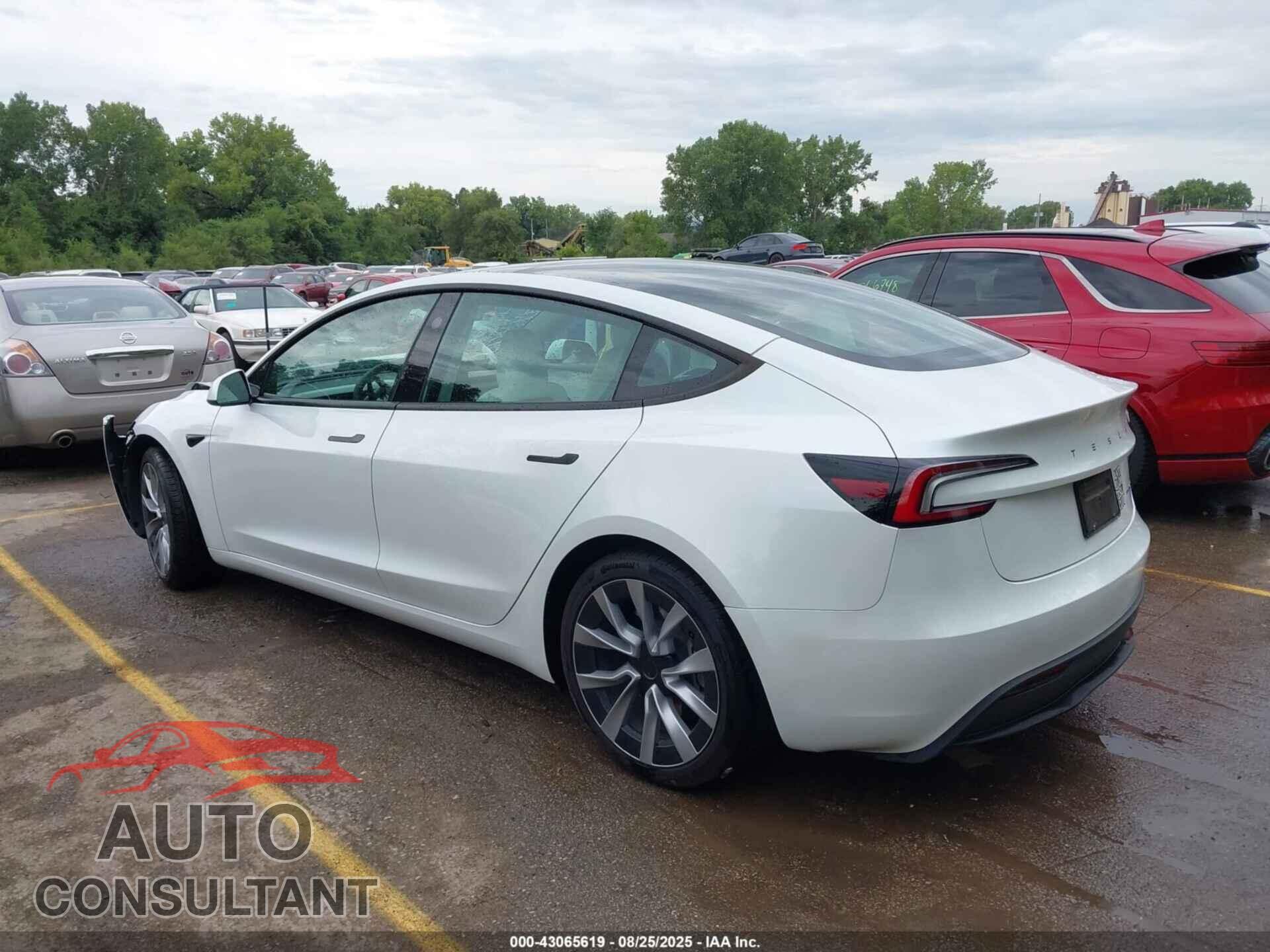 TESLA MODEL 3 2024 - 5YJ3E1EB5RF753391