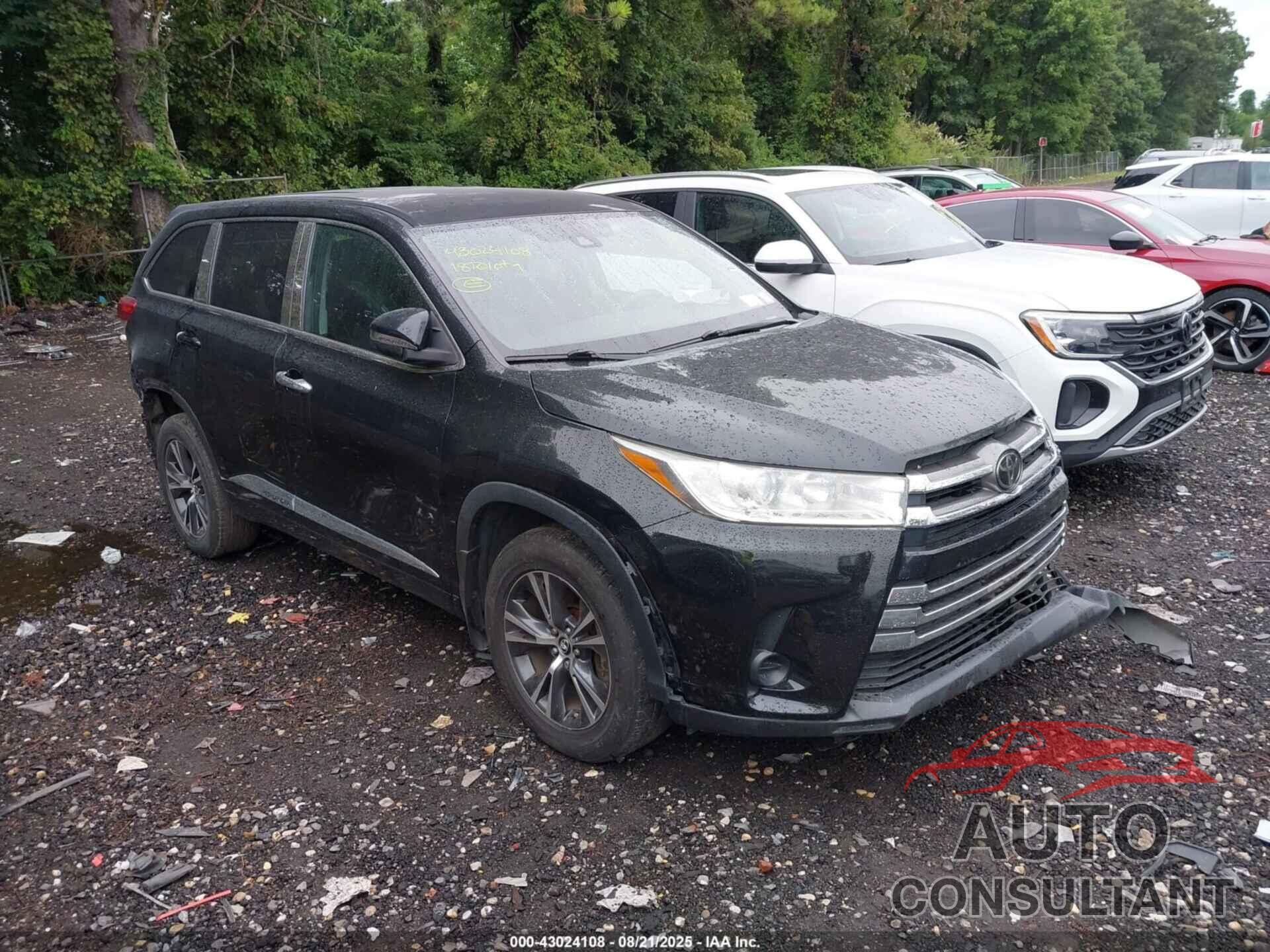TOYOTA HIGHLANDER 2018 - 5TDBZRFH3JS898205