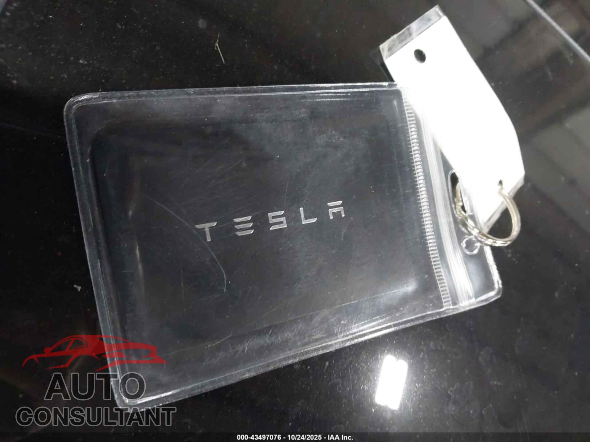TESLA MODEL 3 2023 - 5YJ3E1EA0PF627556