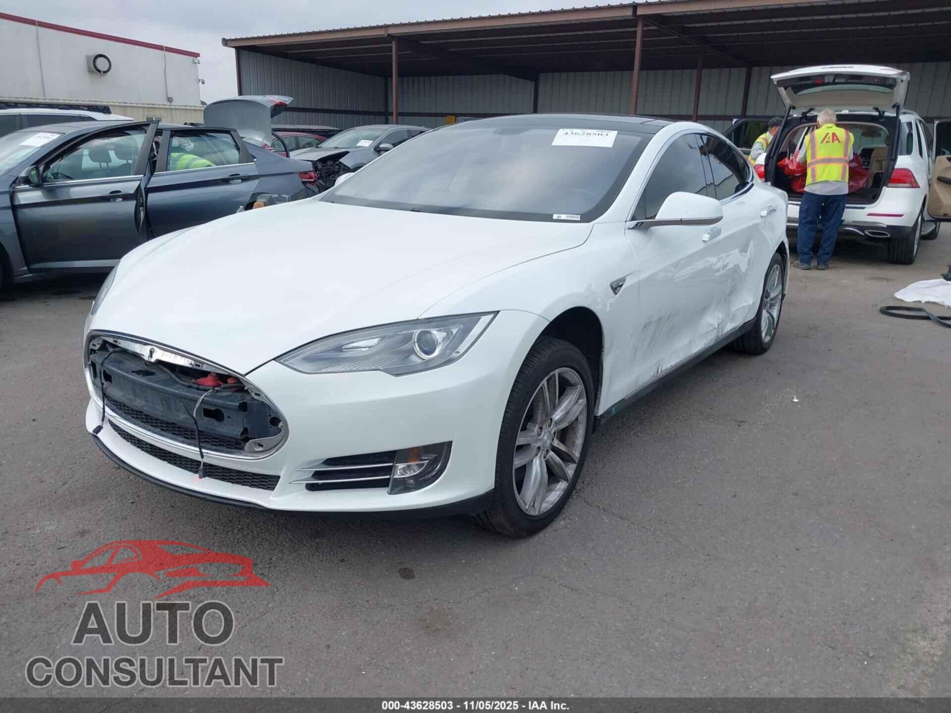 TESLA MODEL S 2013 - 5YJSA1CN6DFP28030