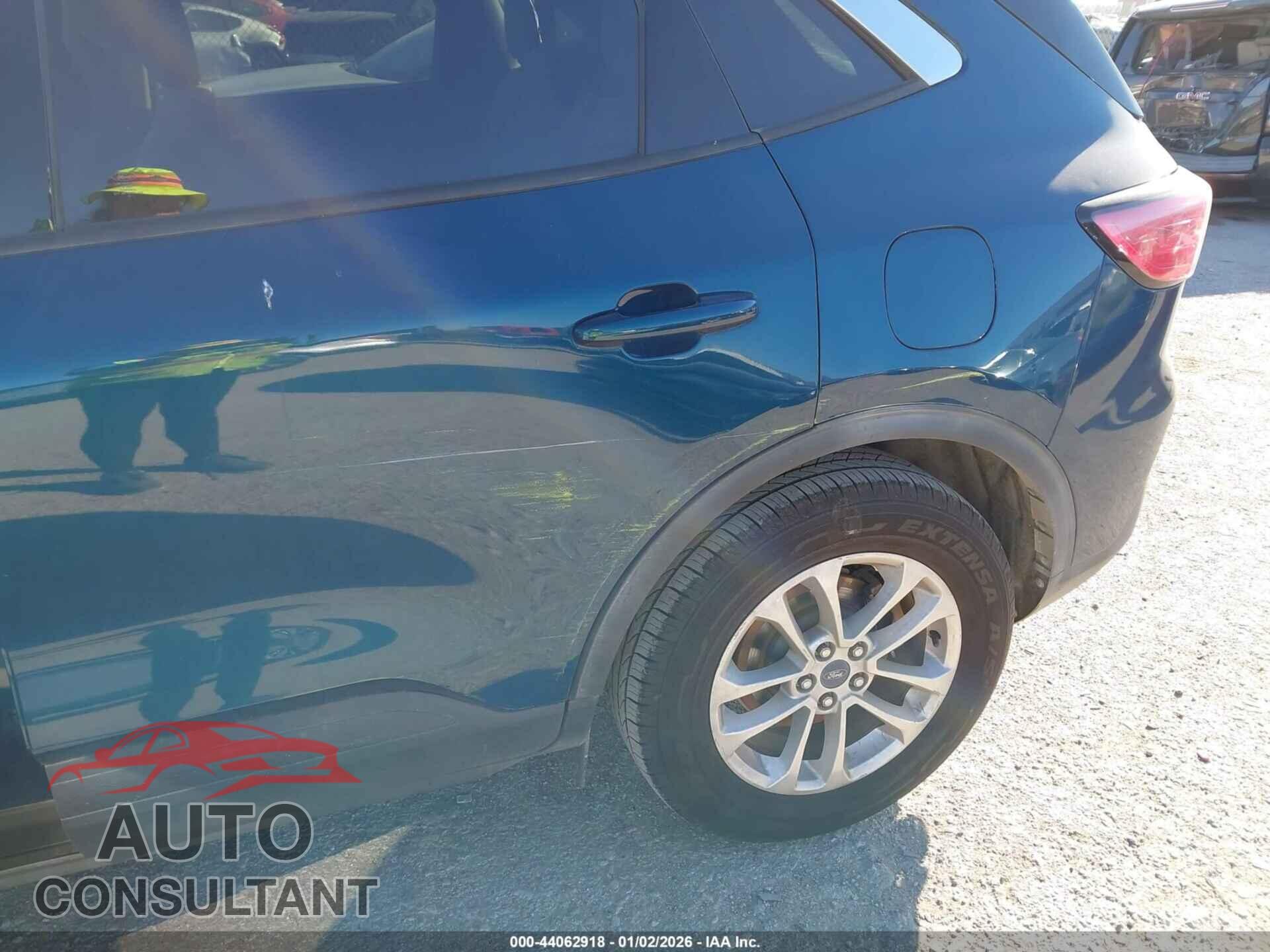 FORD ESCAPE 2020 - 1FMCU0G69LUA41005