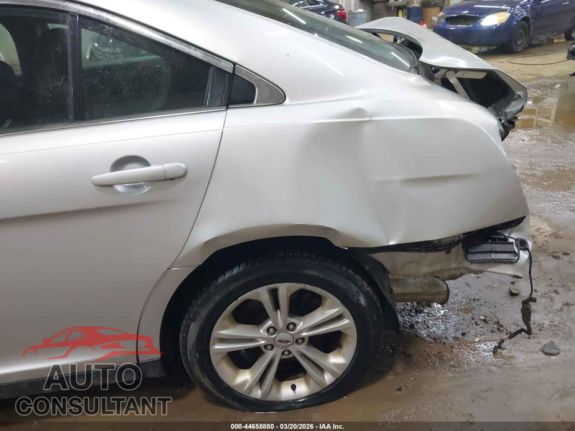FORD TAURUS 2014 - 1FAHP2E83EG178370