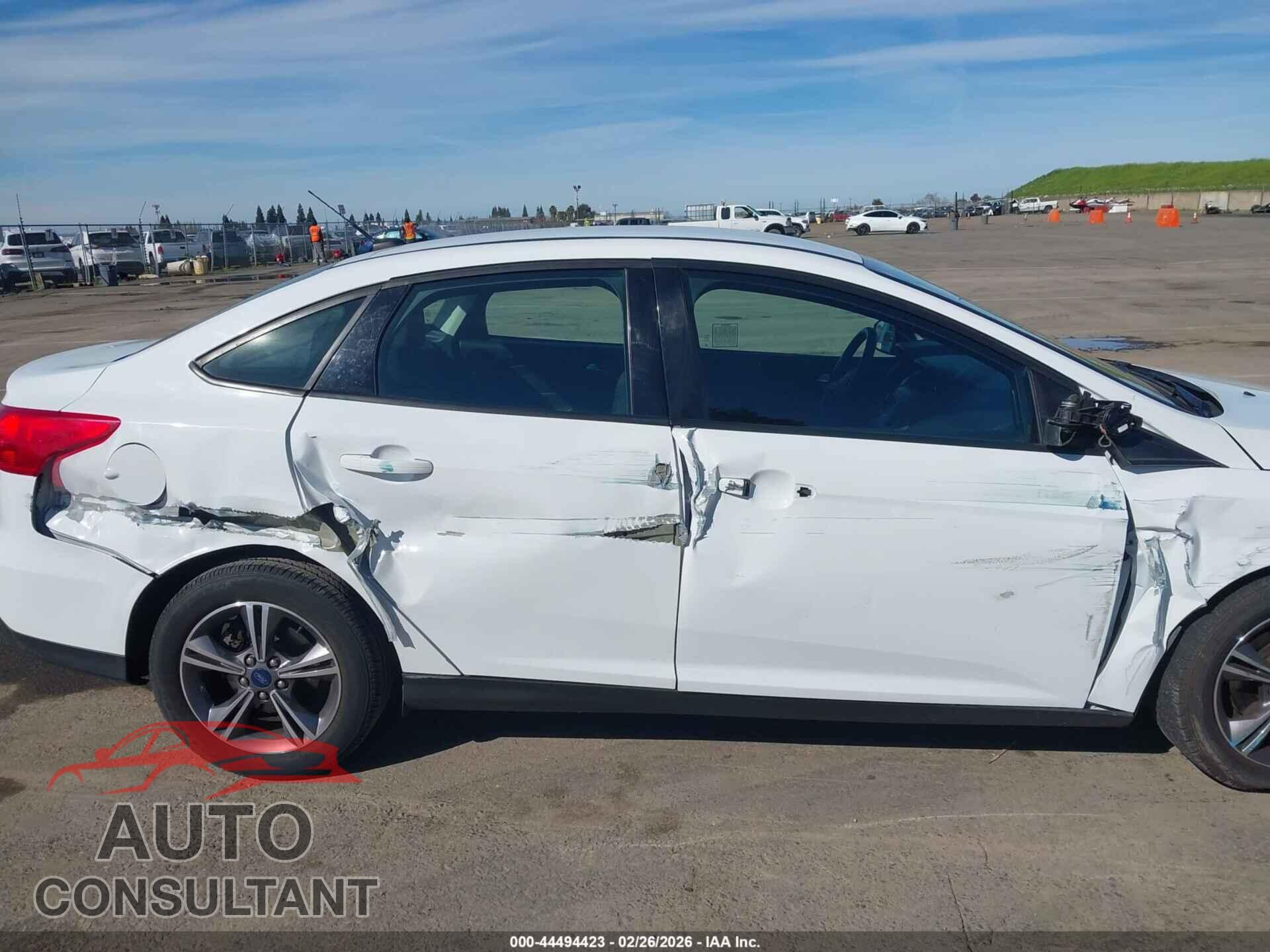 FORD FOCUS 2018 - 1FADP3FE3JL331470