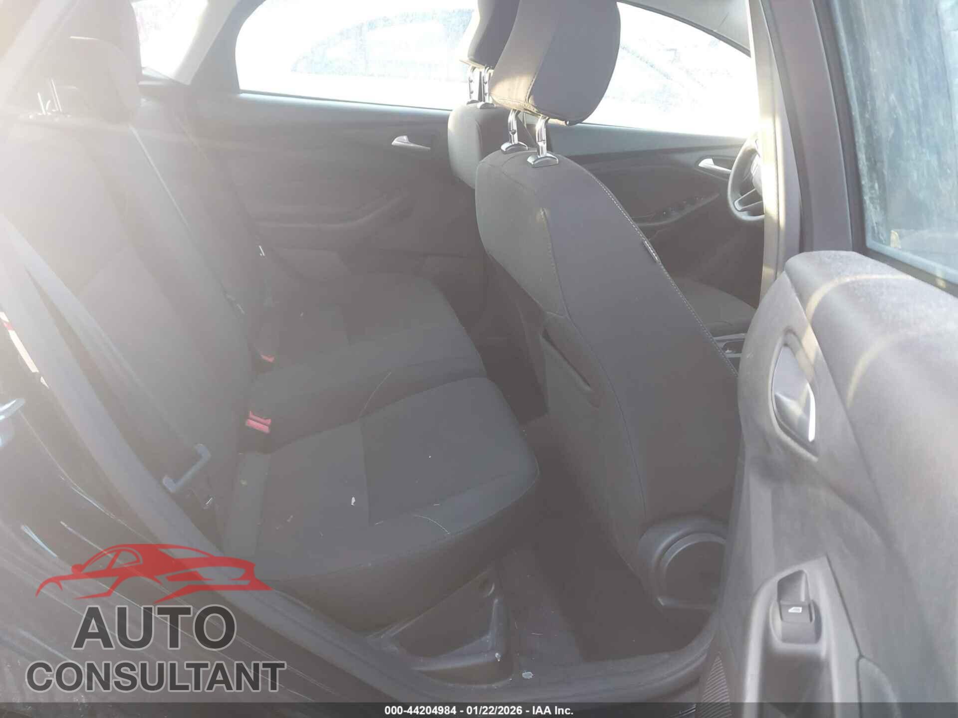 FORD FOCUS 2015 - 1FADP3K29FL310979