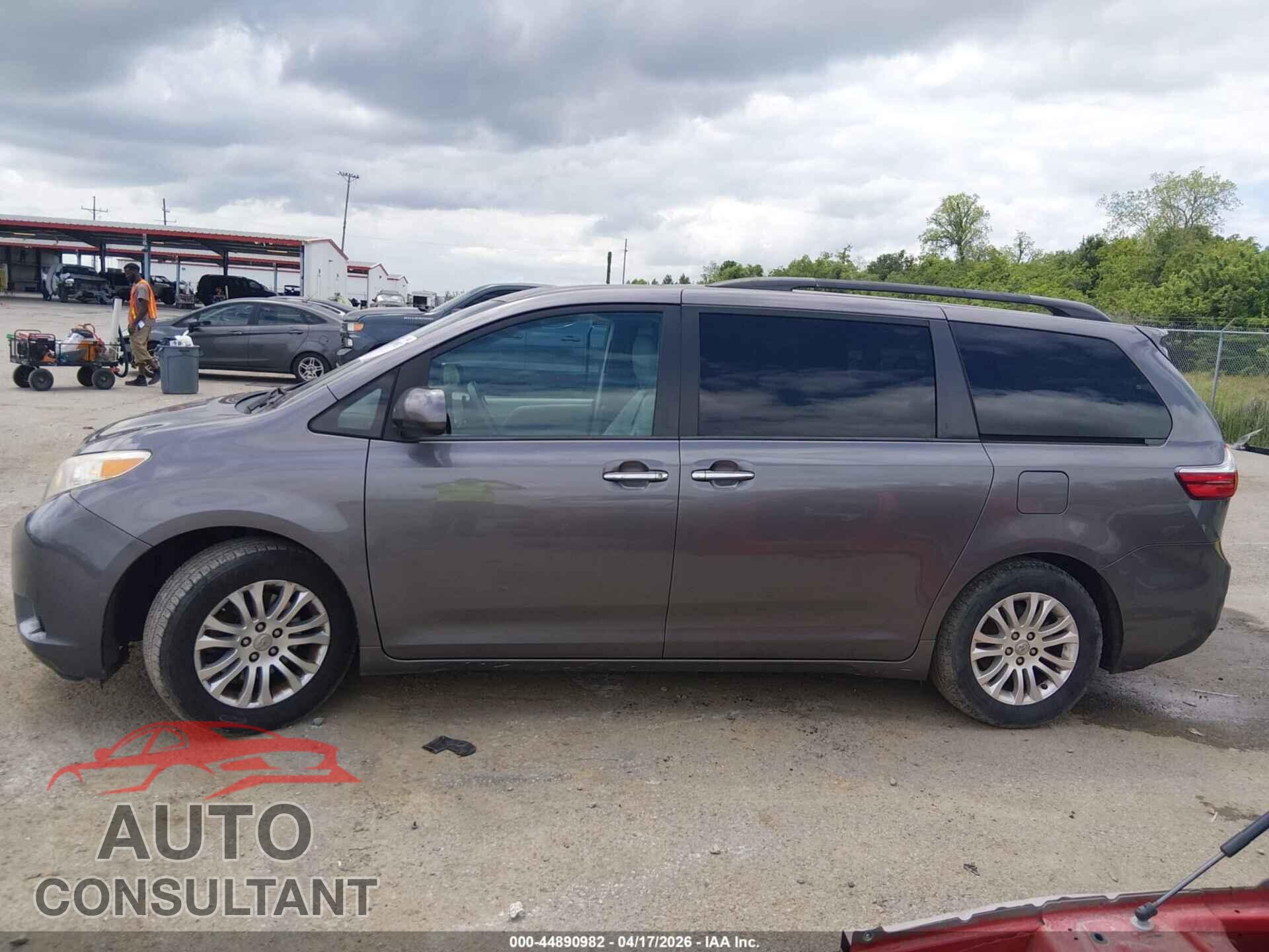 TOYOTA SIENNA 2017 - 5TDYZ3DC4HS846042